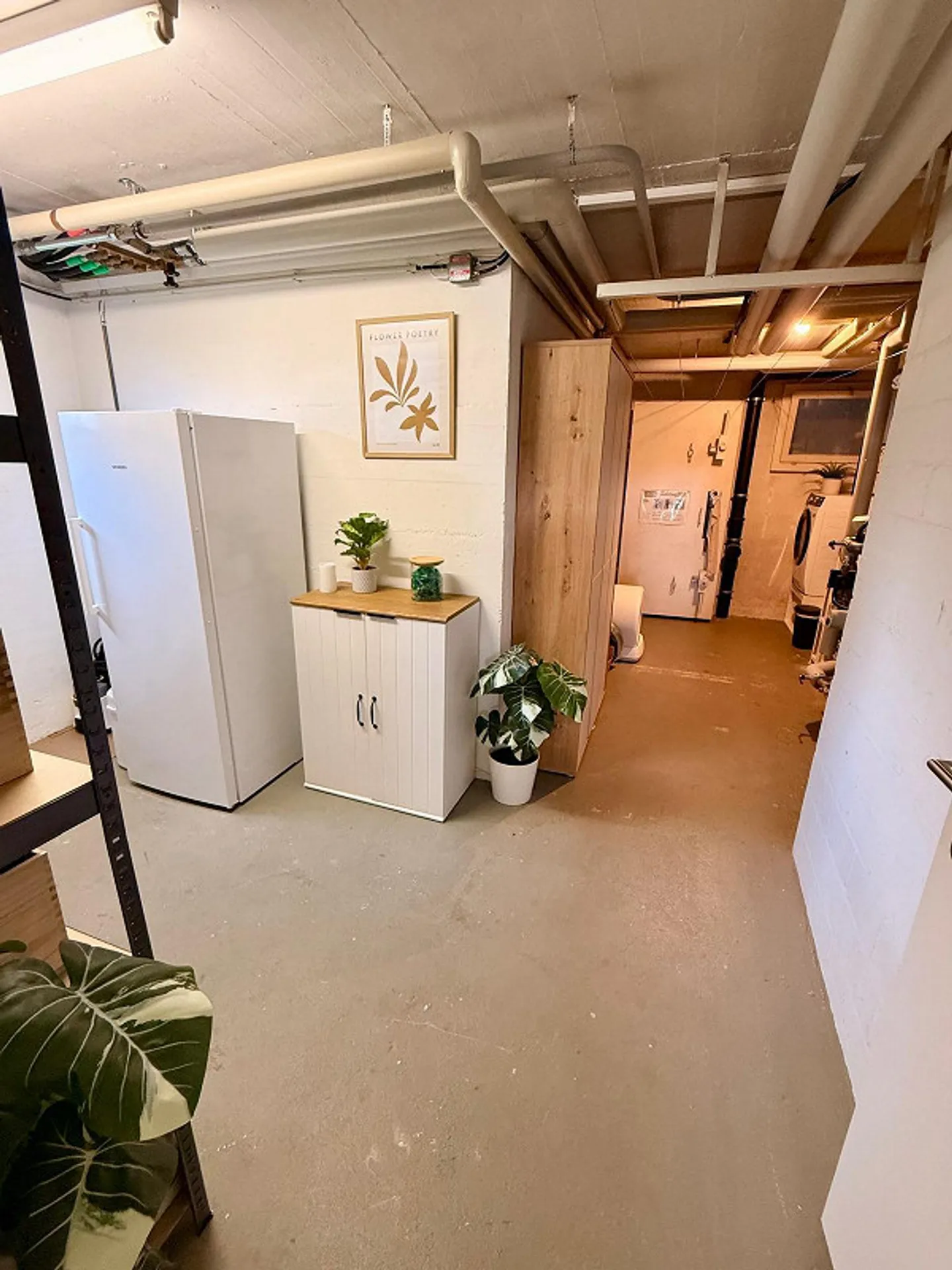 Modernized 5.5-room corner townhouse with large garden & panoramic view - Photo 9 of 13