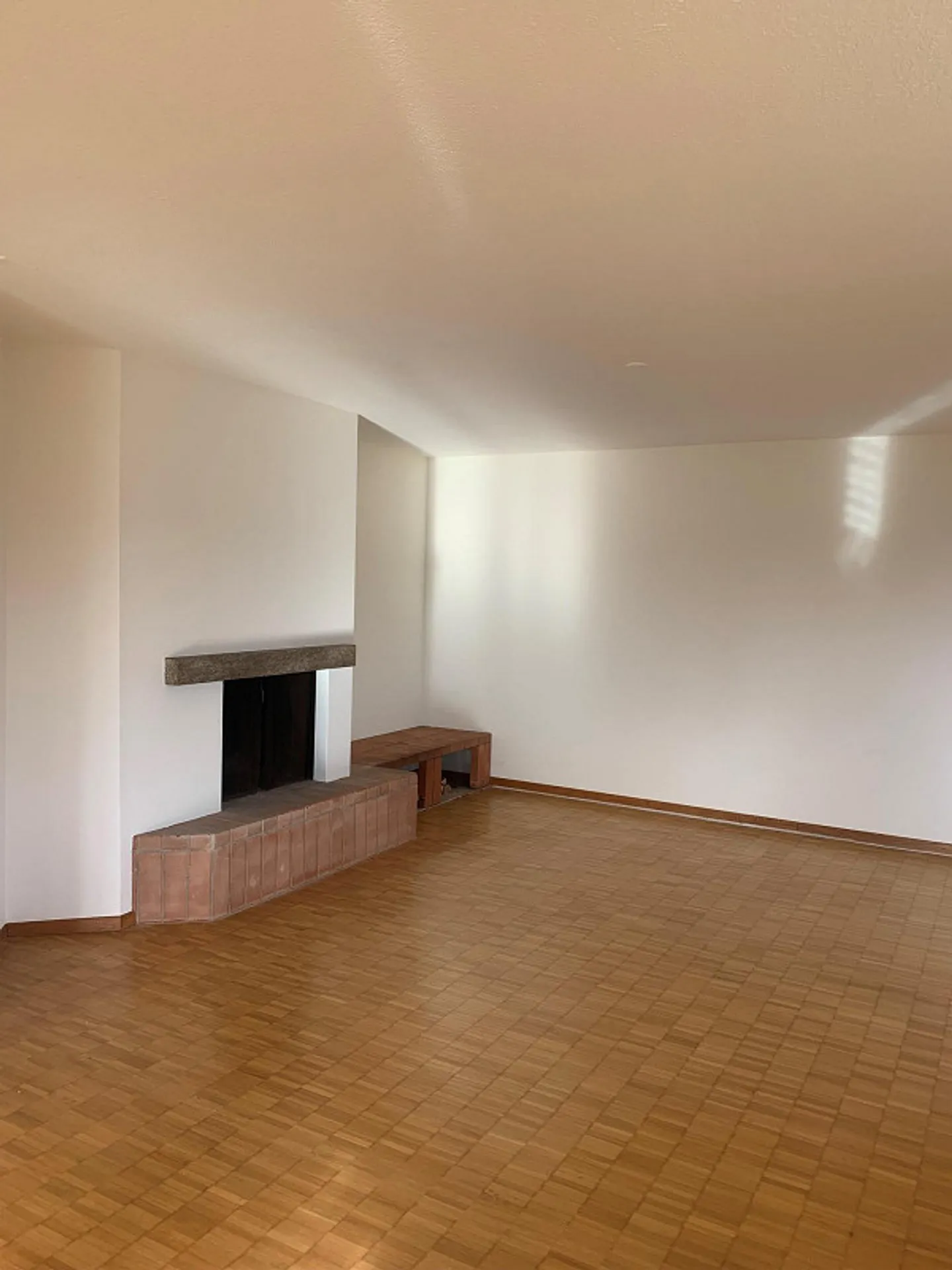 Charmante 5-Zimmer-Wohnung in Meilen - Foto 2 von 7