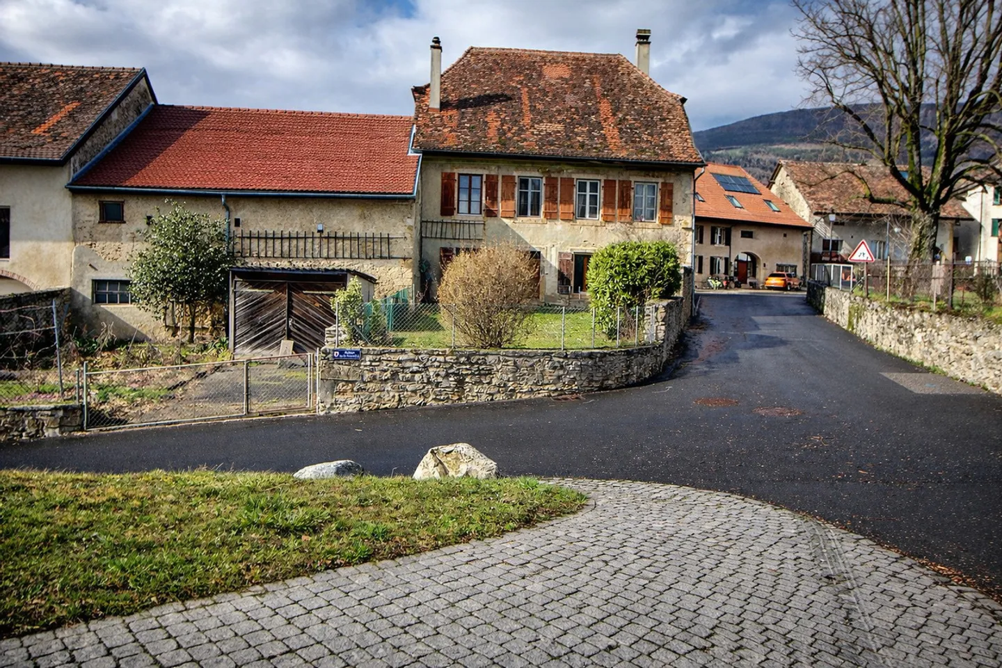 GRANDE POTENZIALE per questo magnifico casale da ristrutturare in rendita vitalizia semi-occupata senza rendita - Foto 1 di 21