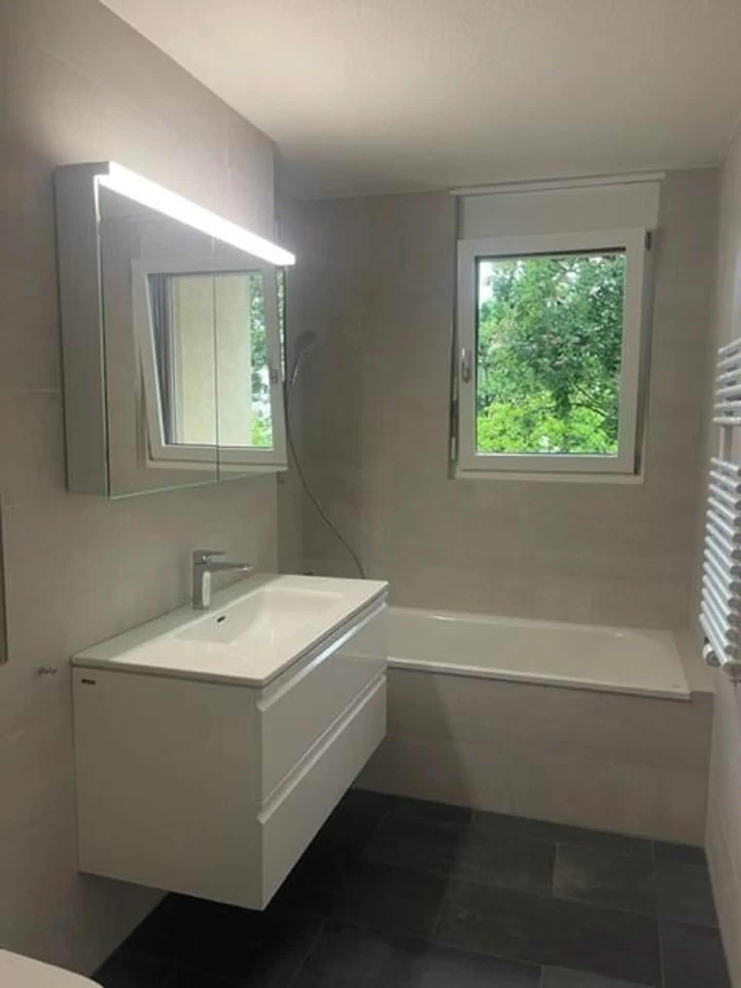 Charmante 5-Zimmer-Wohnung in Meilen - Foto 3 von 7