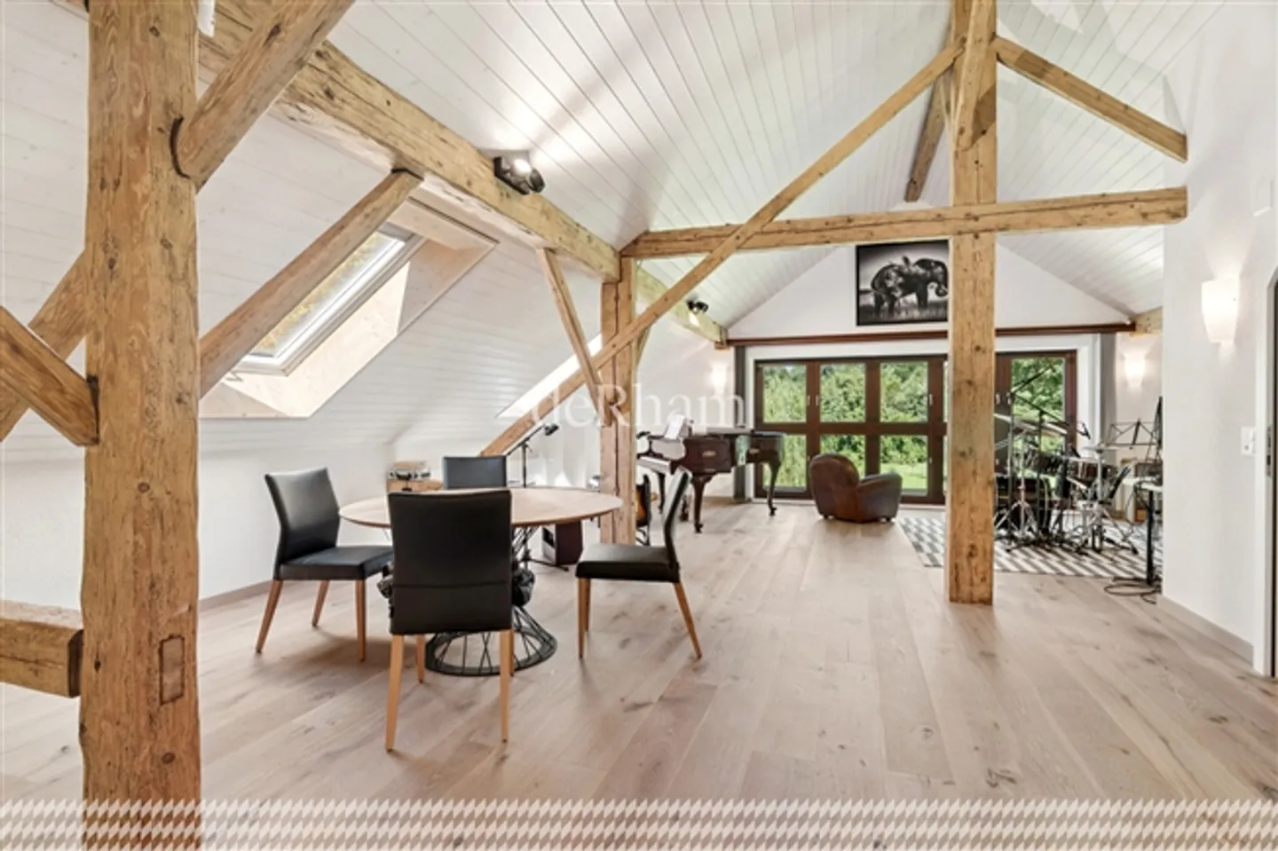 Unique renovated property of 406 m² in the heart of nature - Photo 12 of 15