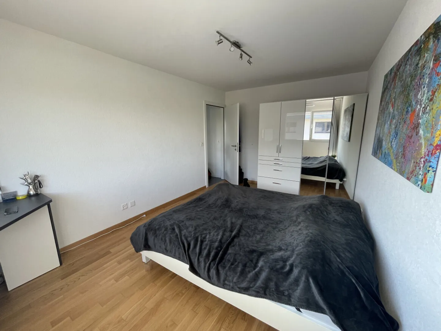 MAGNIFICENT APARTMENT WITH BALCONY 200M FROM THE LAKE - Photo 6 of 7