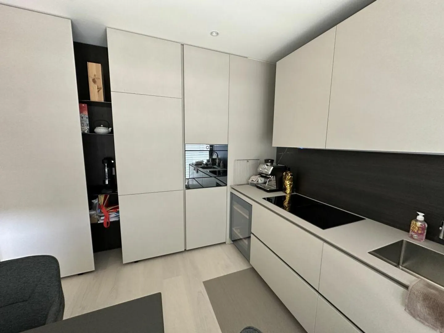 Elegante appartamento arredato di 3,5 locali, a breve distanza dalla città - Foto 4 di 7