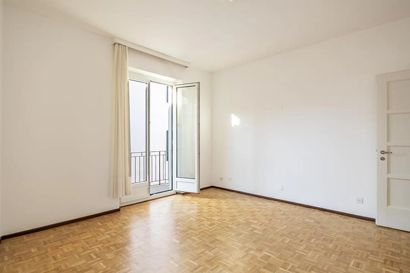 CENTRALE 3 LOCALI A MASSAGNO - Foto 4 von 10