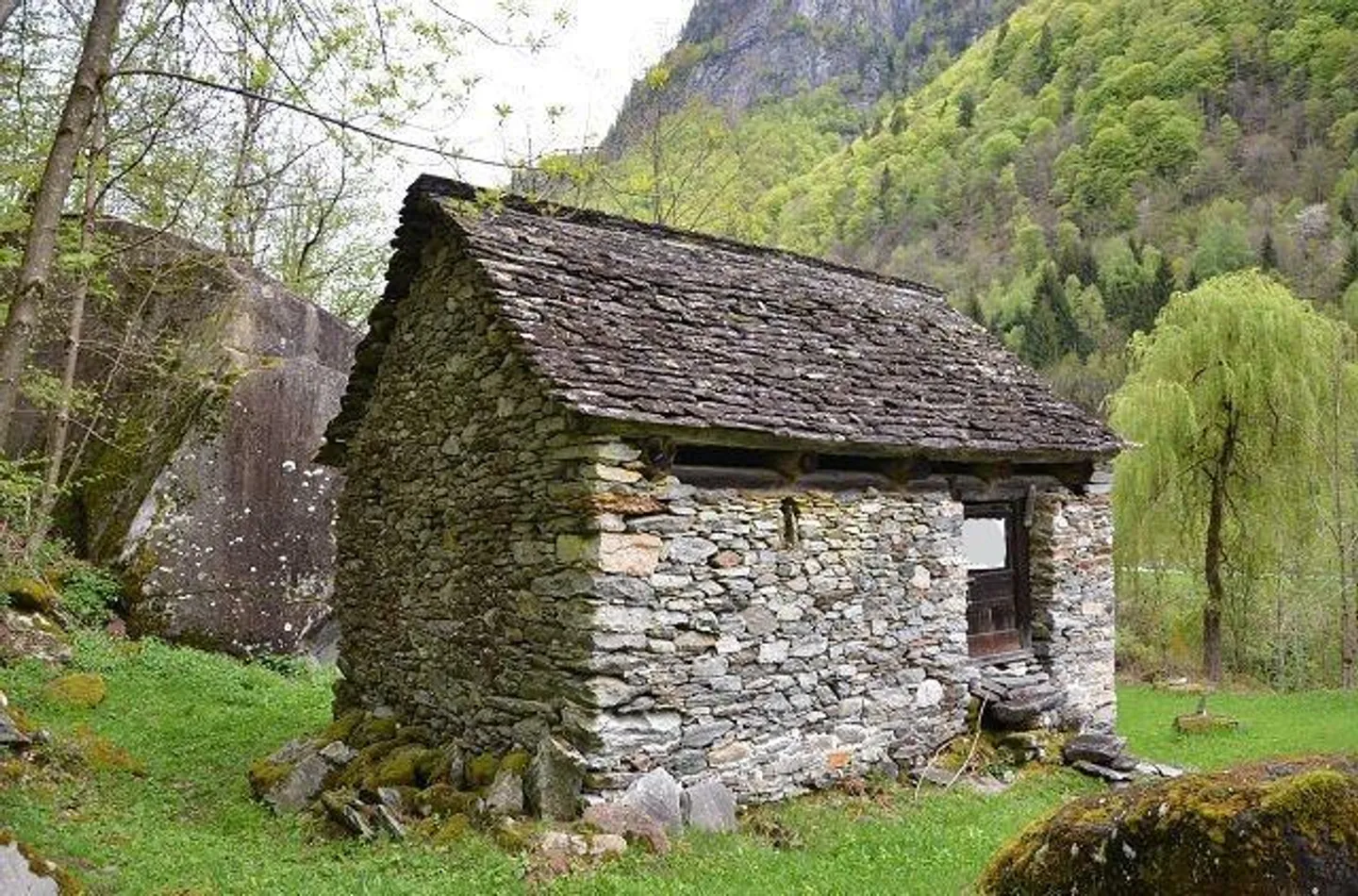 Rustico di 2 piani da ristrutturare nella natura con grande area boschiva - Foto 6 di 30