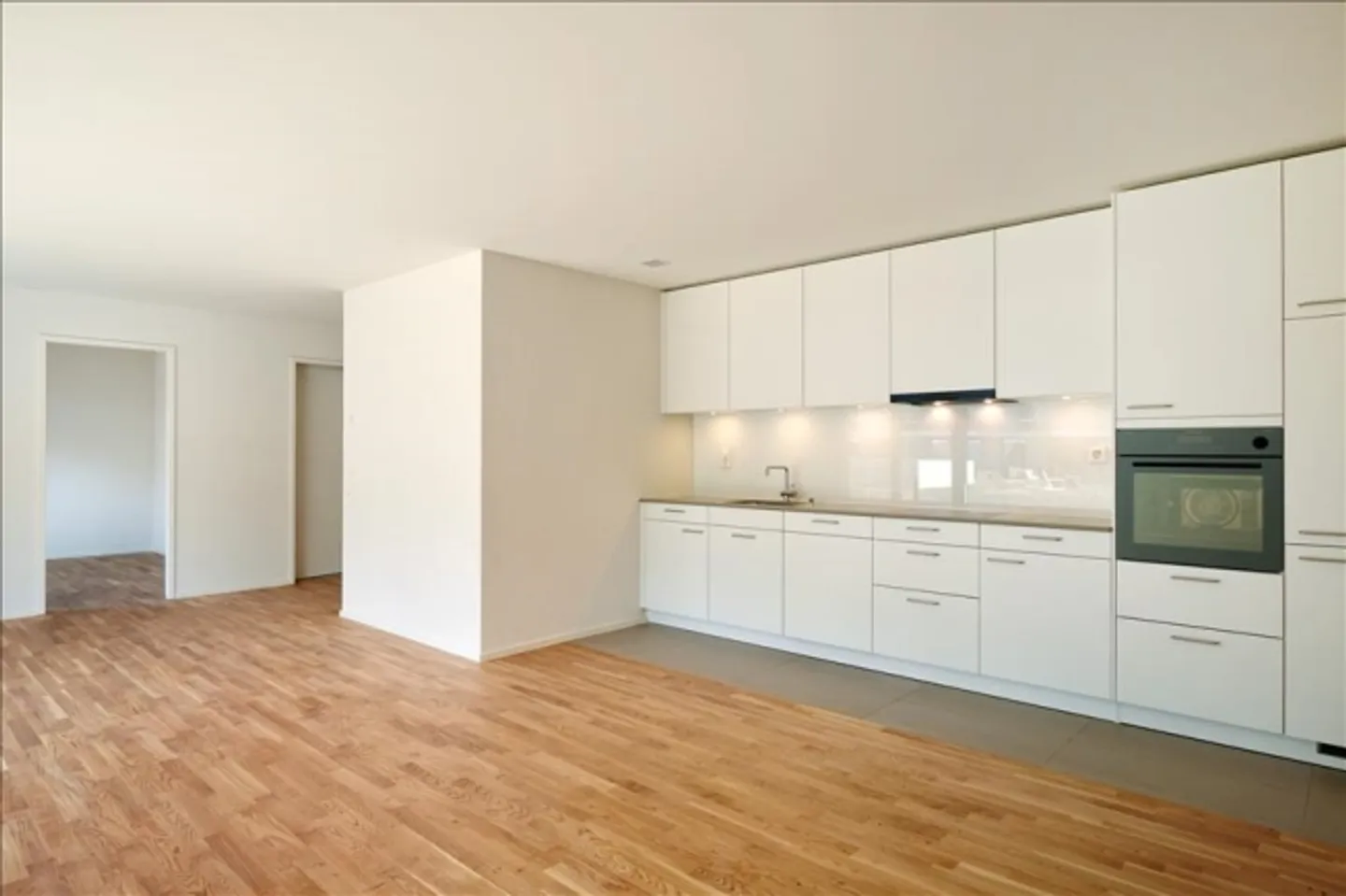 Modernes Apartment mit Annehmlichkeiten - Foto 2 von 5