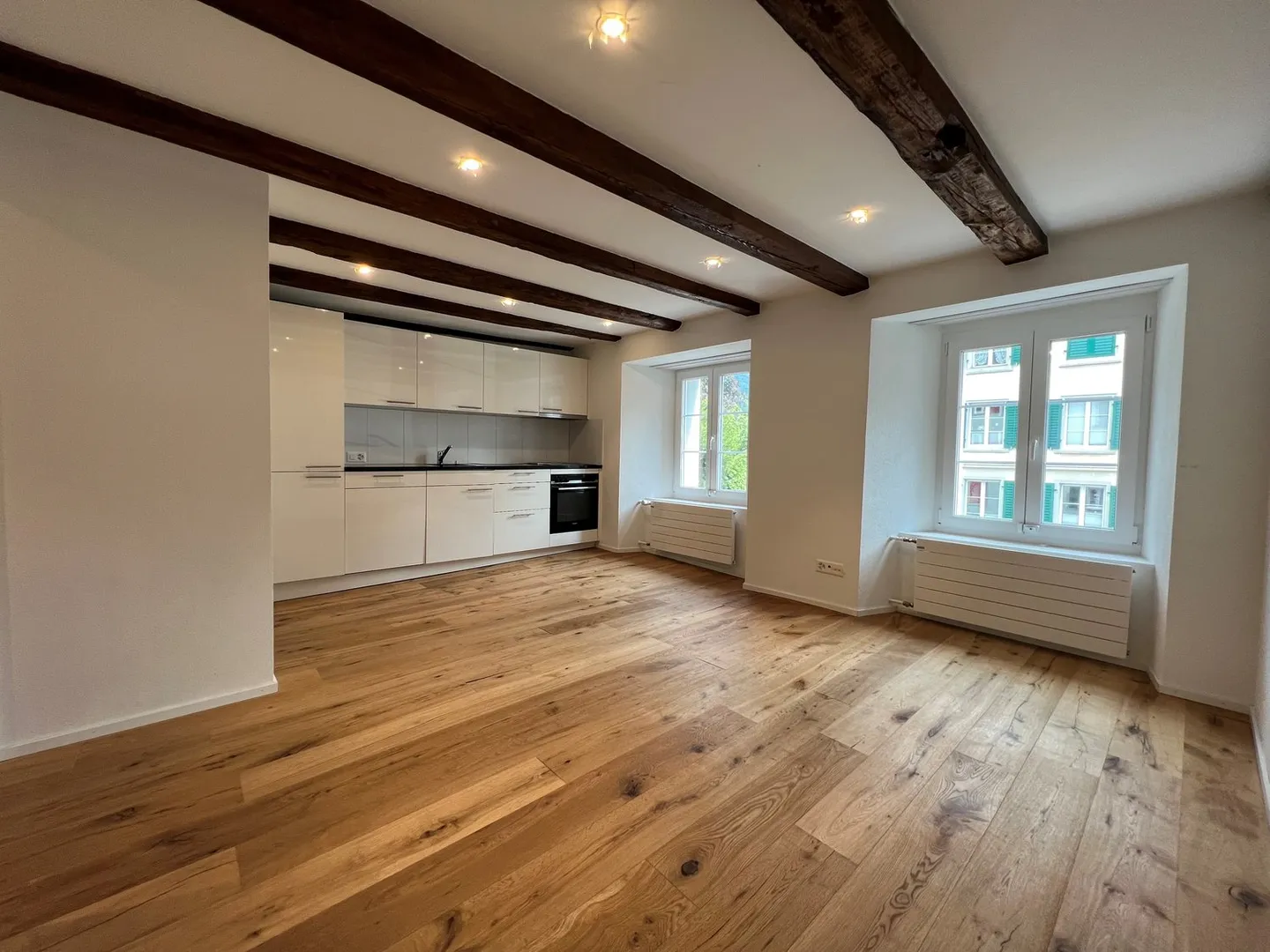 Charming 2-room apartment in historic building in Glarus - Photo 1 of 5