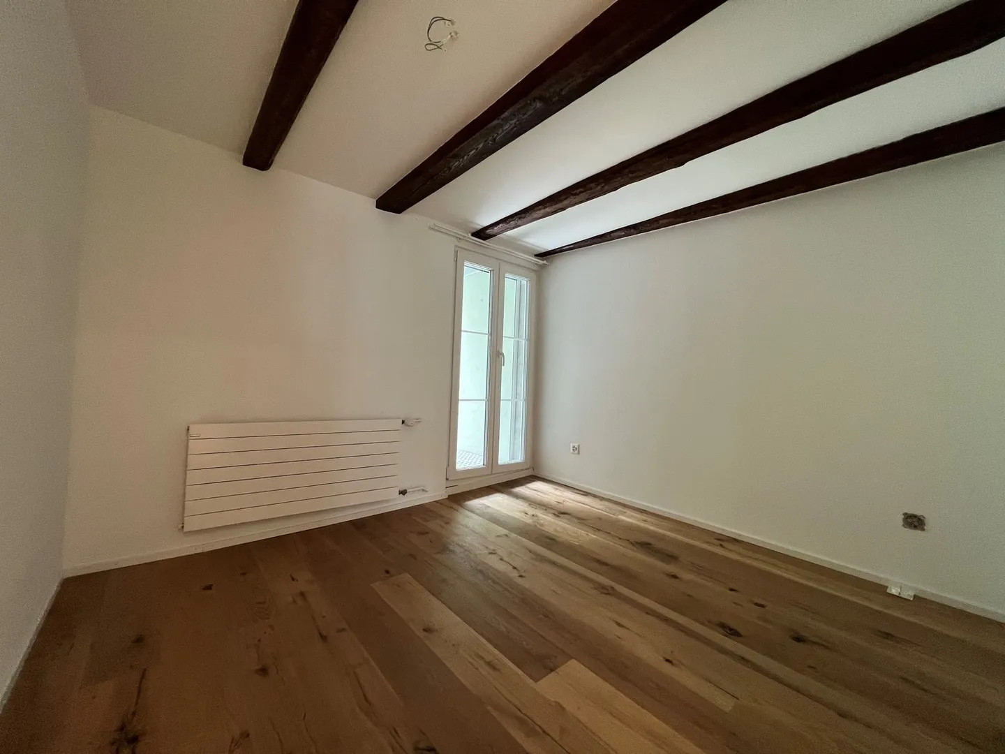Charming 2-room apartment in historic building in Glarus - Photo 2 of 5