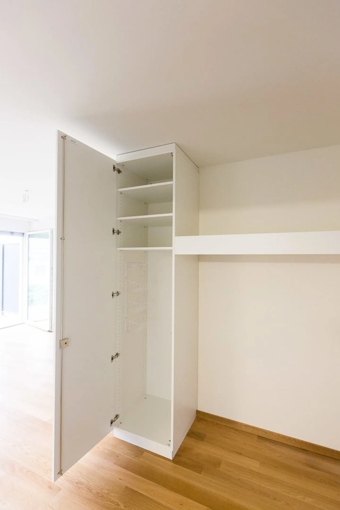 Modern 2.5-Room Apartment - Photo 7 of 10