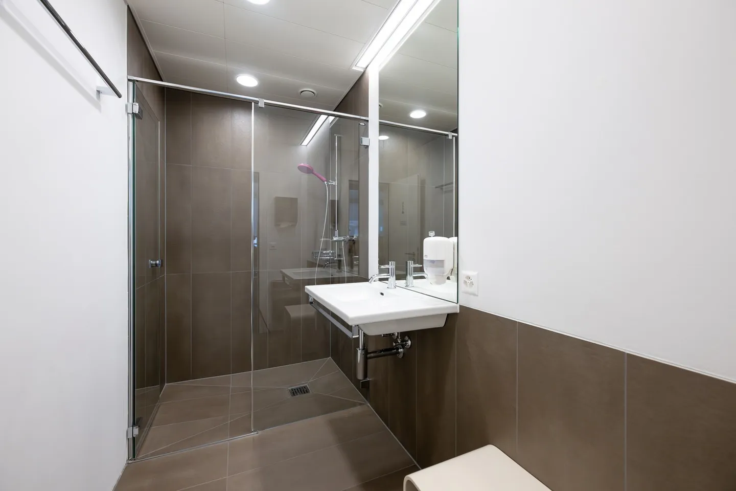 Bureau à louer - Photo 6 sur 8