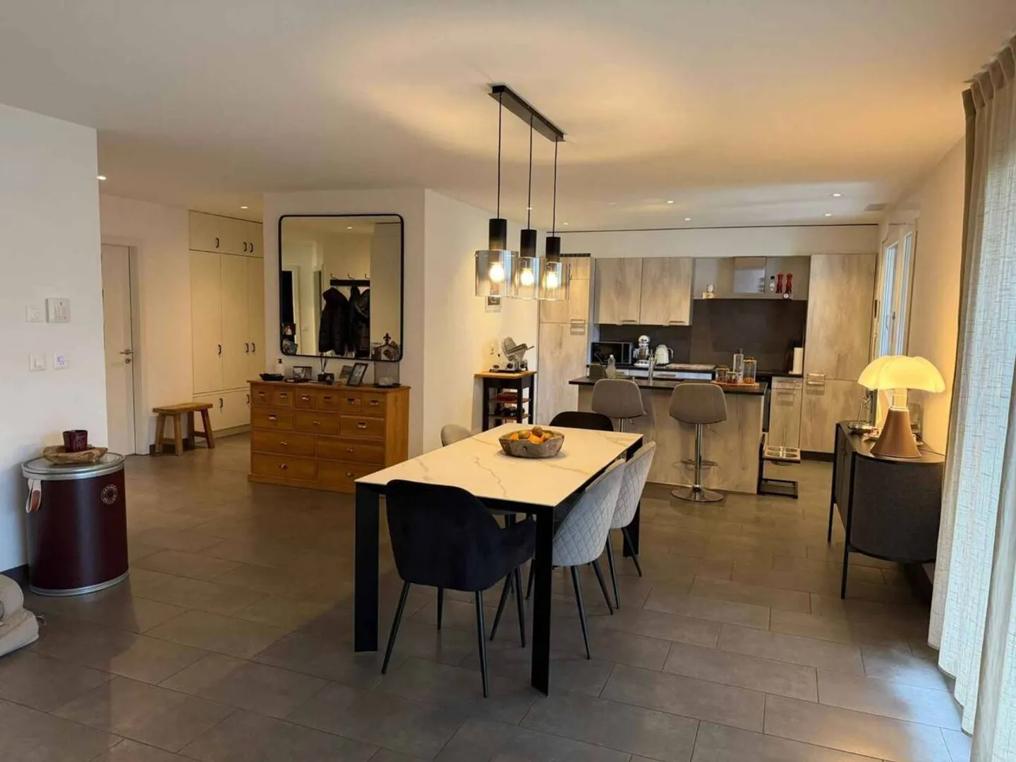 Zu vermieten - Wunderschöne 4,5 Zimmer mit Terrasse - Foto 1 von 8