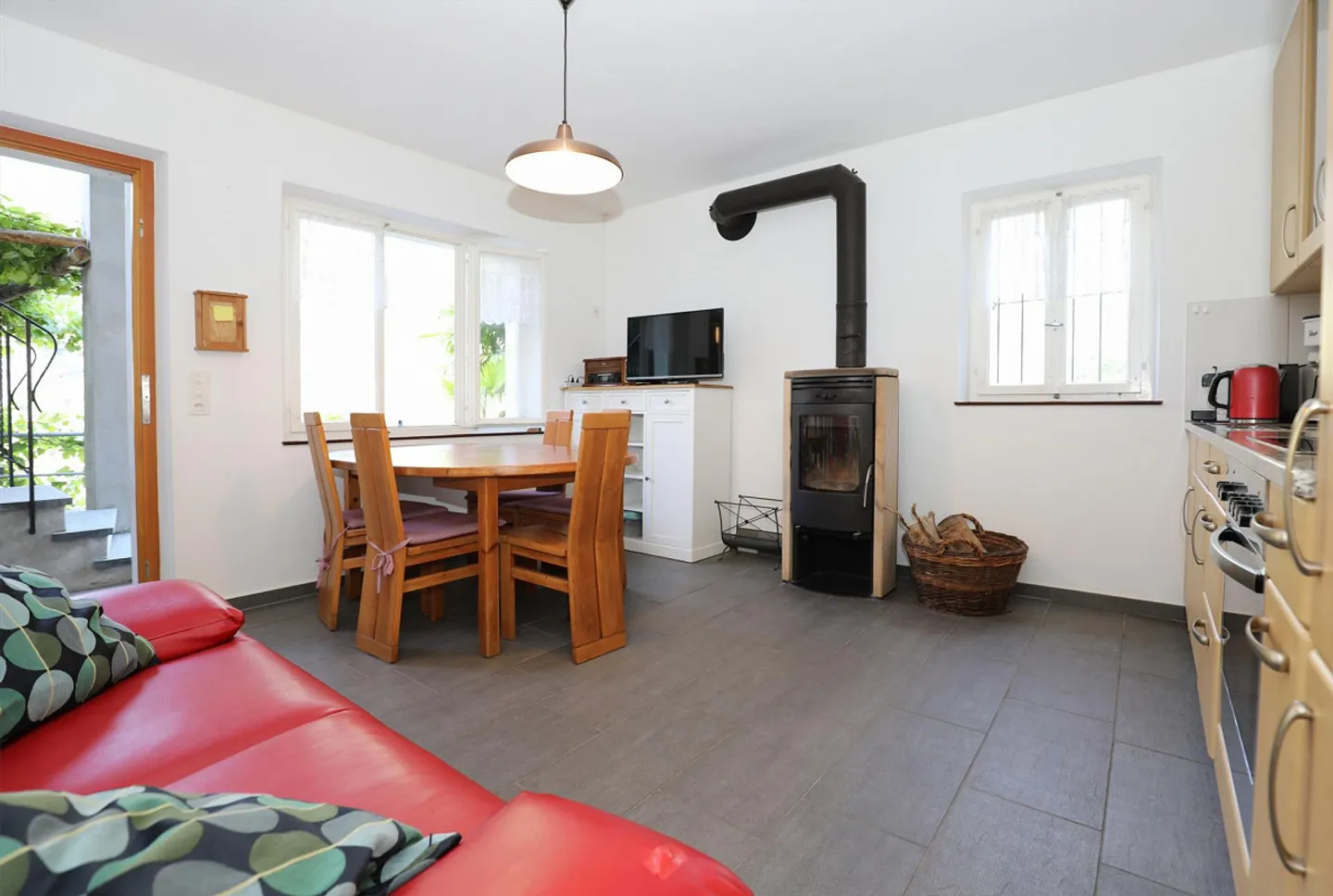 Holiday home/Rustic in the village center of Vogorno with beautiful views of the reservoir - Photo 8 of 18