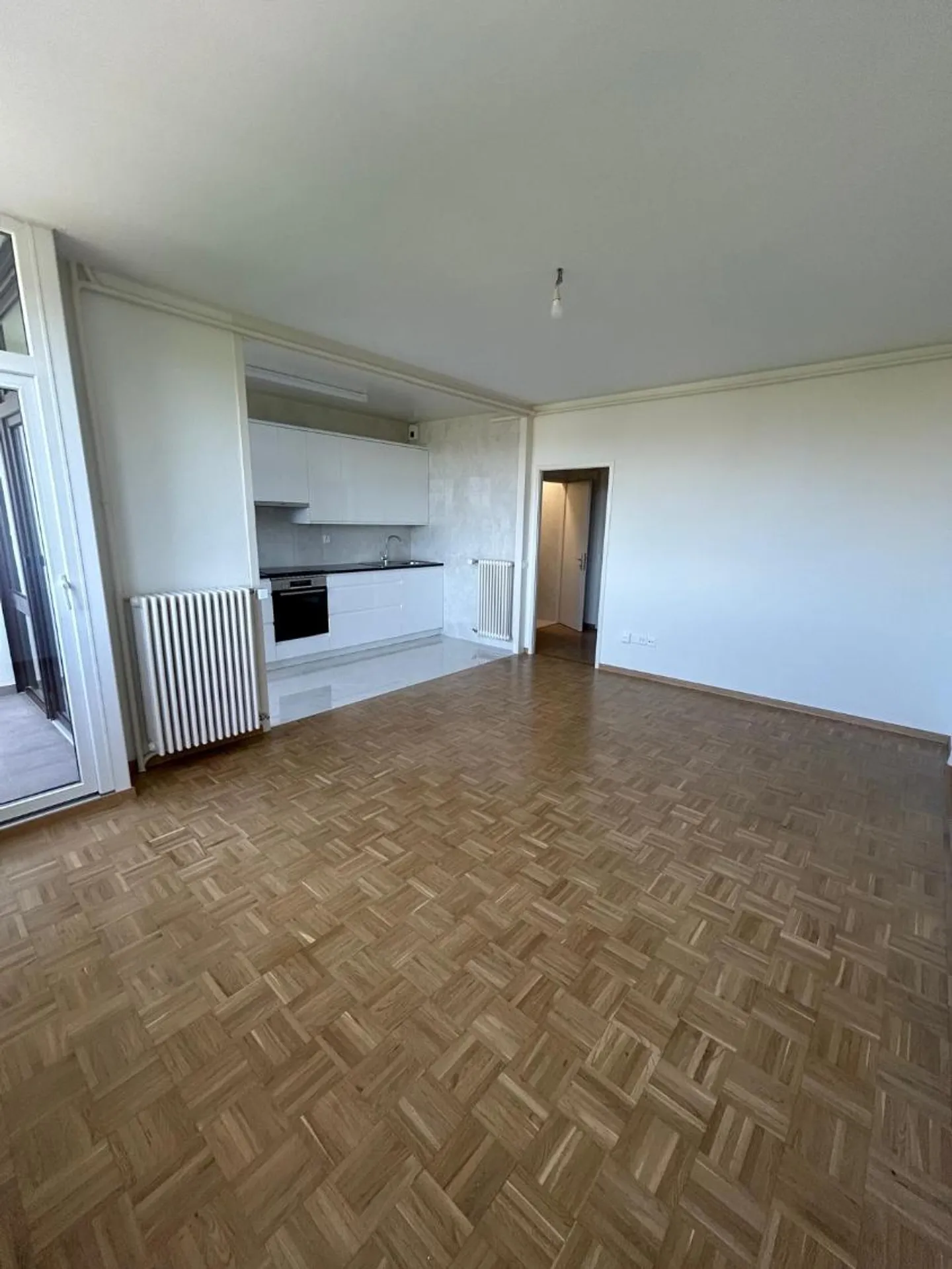 Appartement rénové avec balcon - Photo 6 sur 11