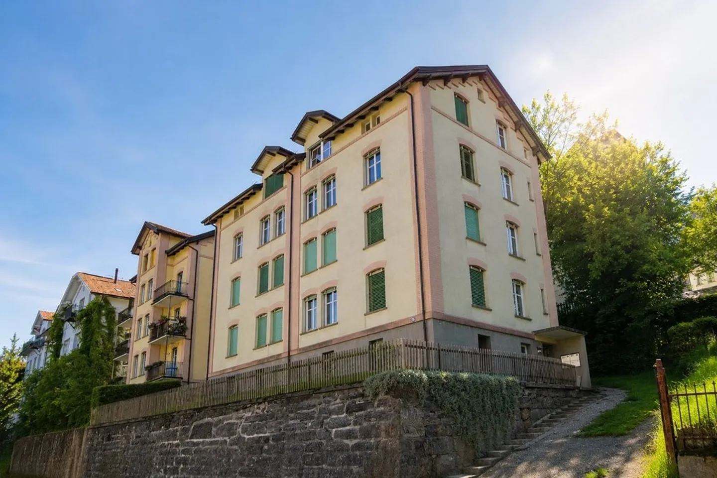Appartamento 2 camere affascinante in una posizione tranquilla e soleggiata - Foto 1 di 7