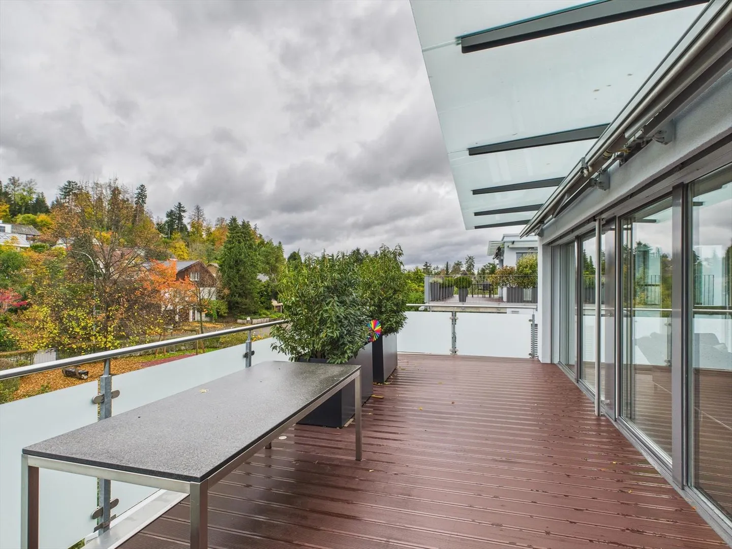 Spacious 5.5-room apartment with terrace in Ebmatingen, Canton of Zurich - Photo 12 of 13