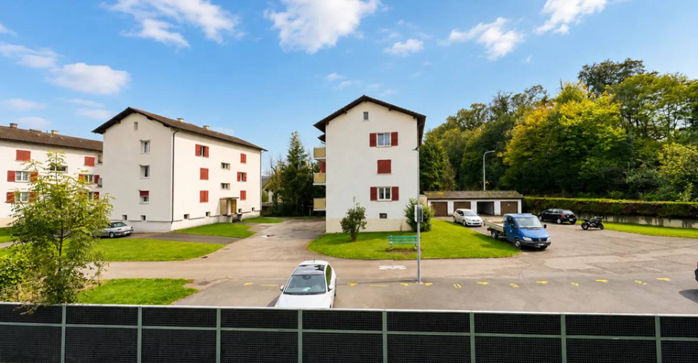 Ein großer Balkon und ein sehr geräumiges Wohnzimmer - Foto 2 von 11