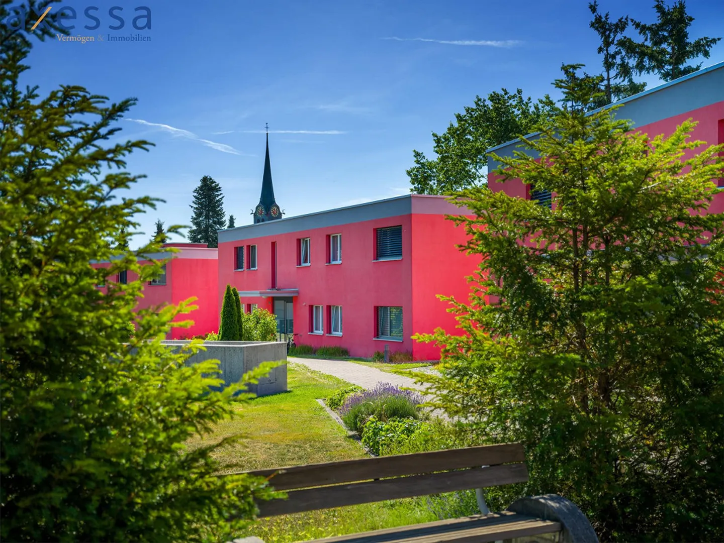 Sunny 3.5 Room Apartment on the Upper Floor with South Balcony in Fischbach-Göslikon - Photo 1 of 13