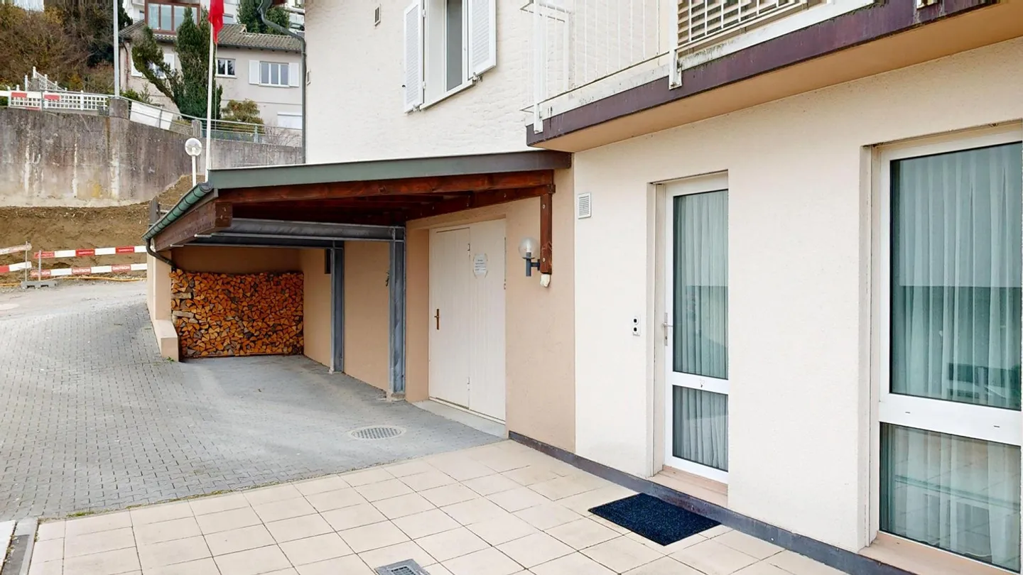 Ampia casa unifamiliare con vista sul lago e appartamento - Foto 7 di 12