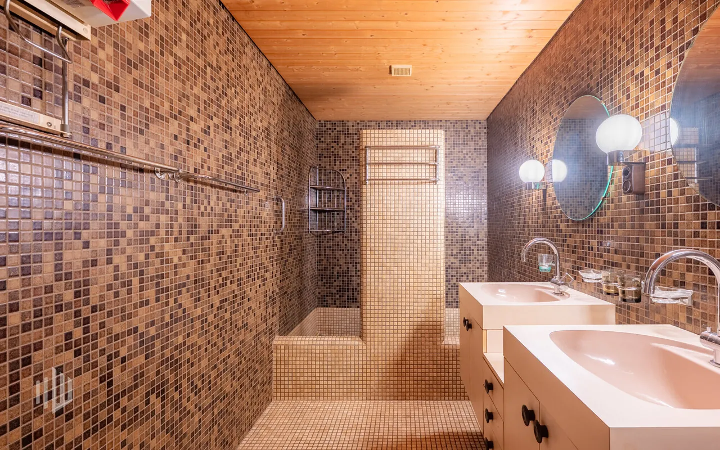 ImmoWyss - Maison architecturale passionnante à réaménager - Photo 5 sur 11