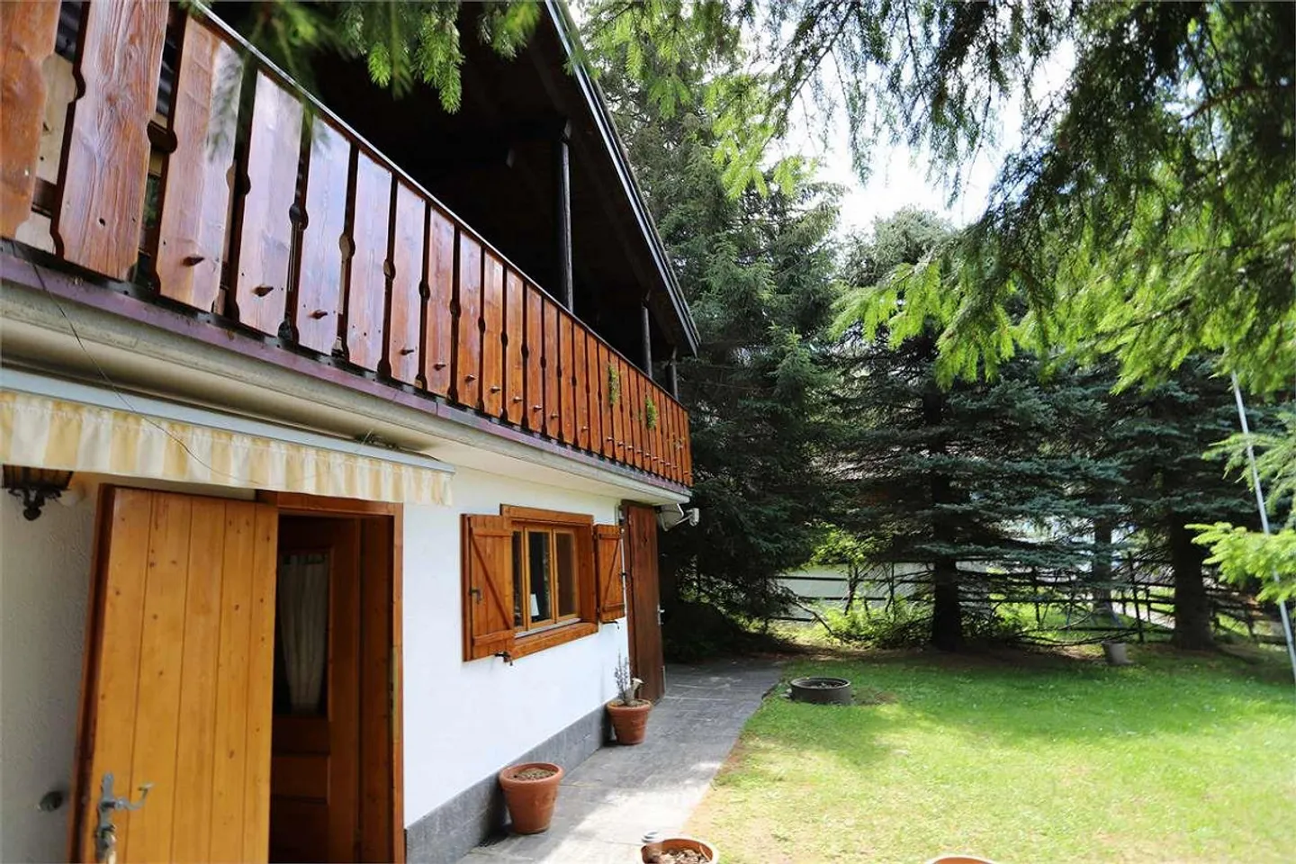Mountain Chalet - Photo 2 of 8