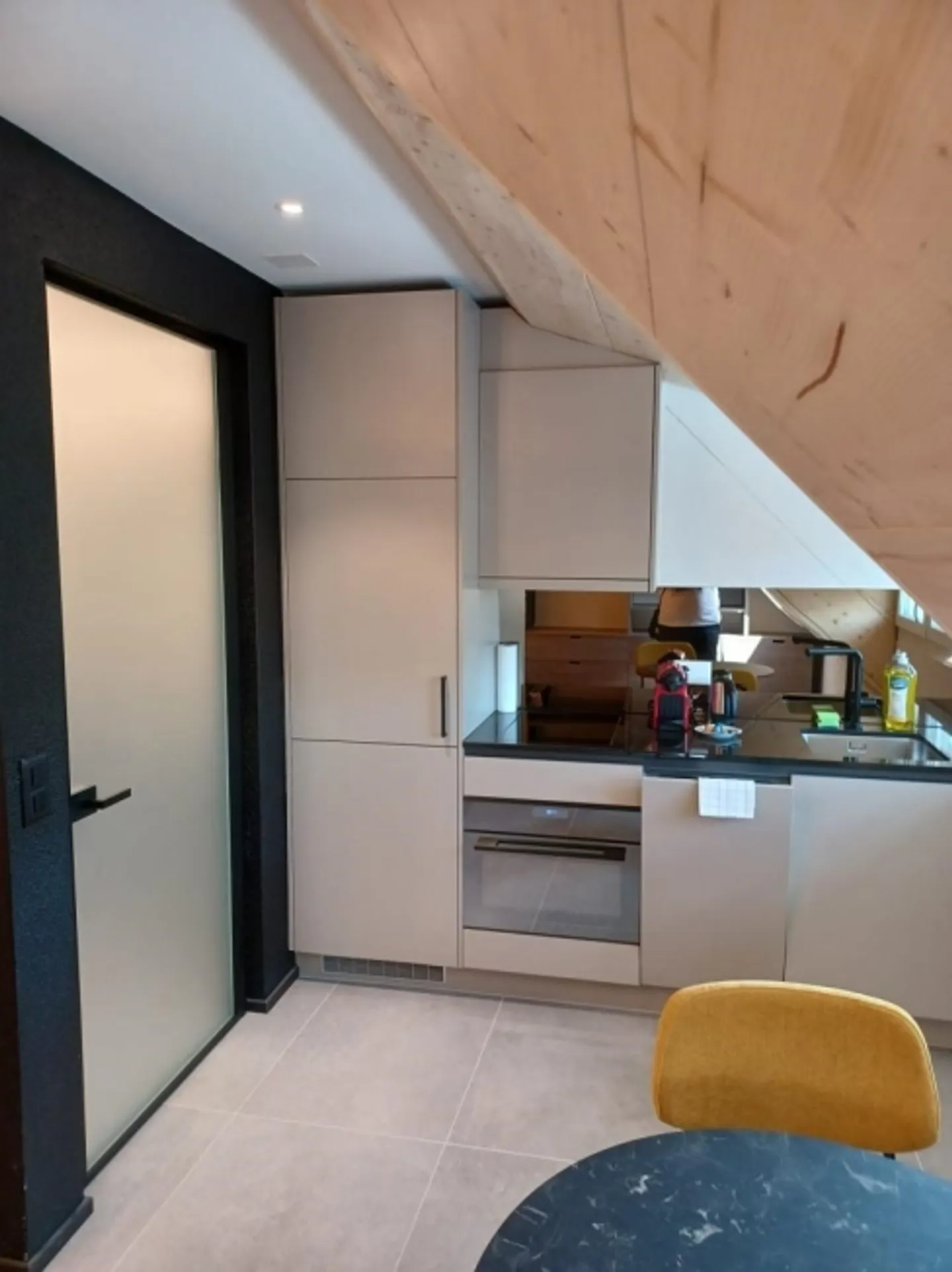 Appartements d'affaires près de l'aéroport - Photo 3 sur 5