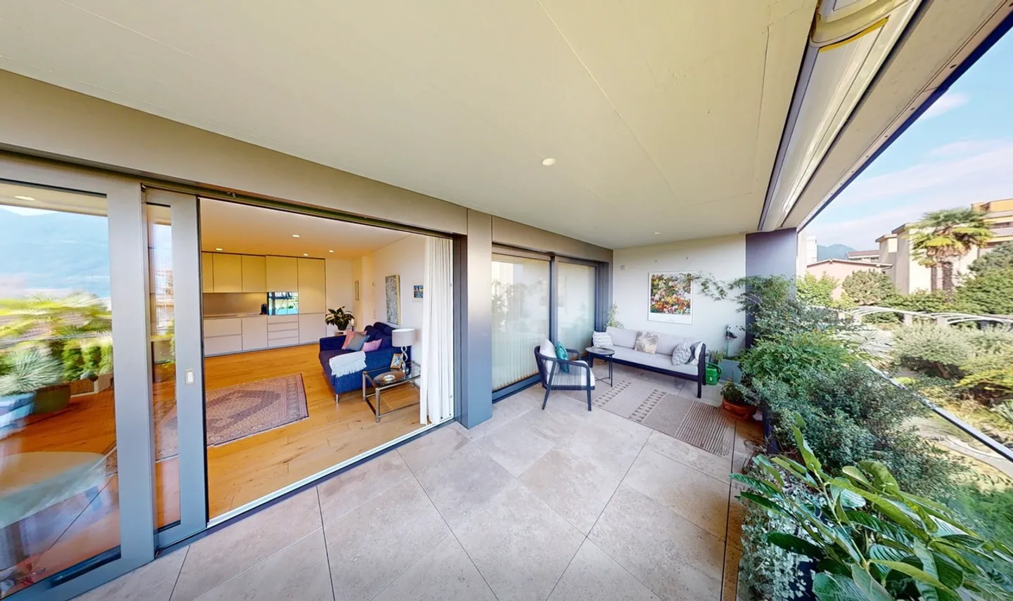Luxury Apartment with Large Terrace - Photo 2 of 14
