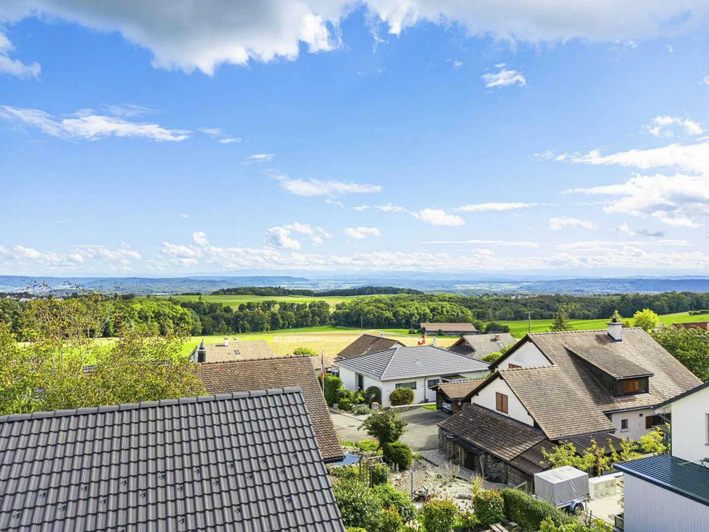 Grande casa bifamiliare con giardino - perfettamente situata nel cuore di Büttenhardt - Foto 12 di 15