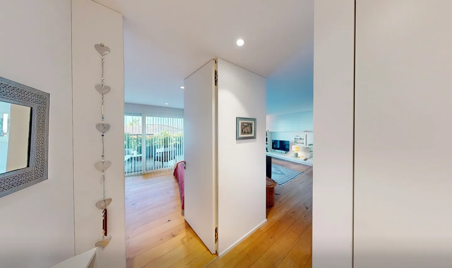 Luxury Apartment with Large Terrace - Photo 12 of 14