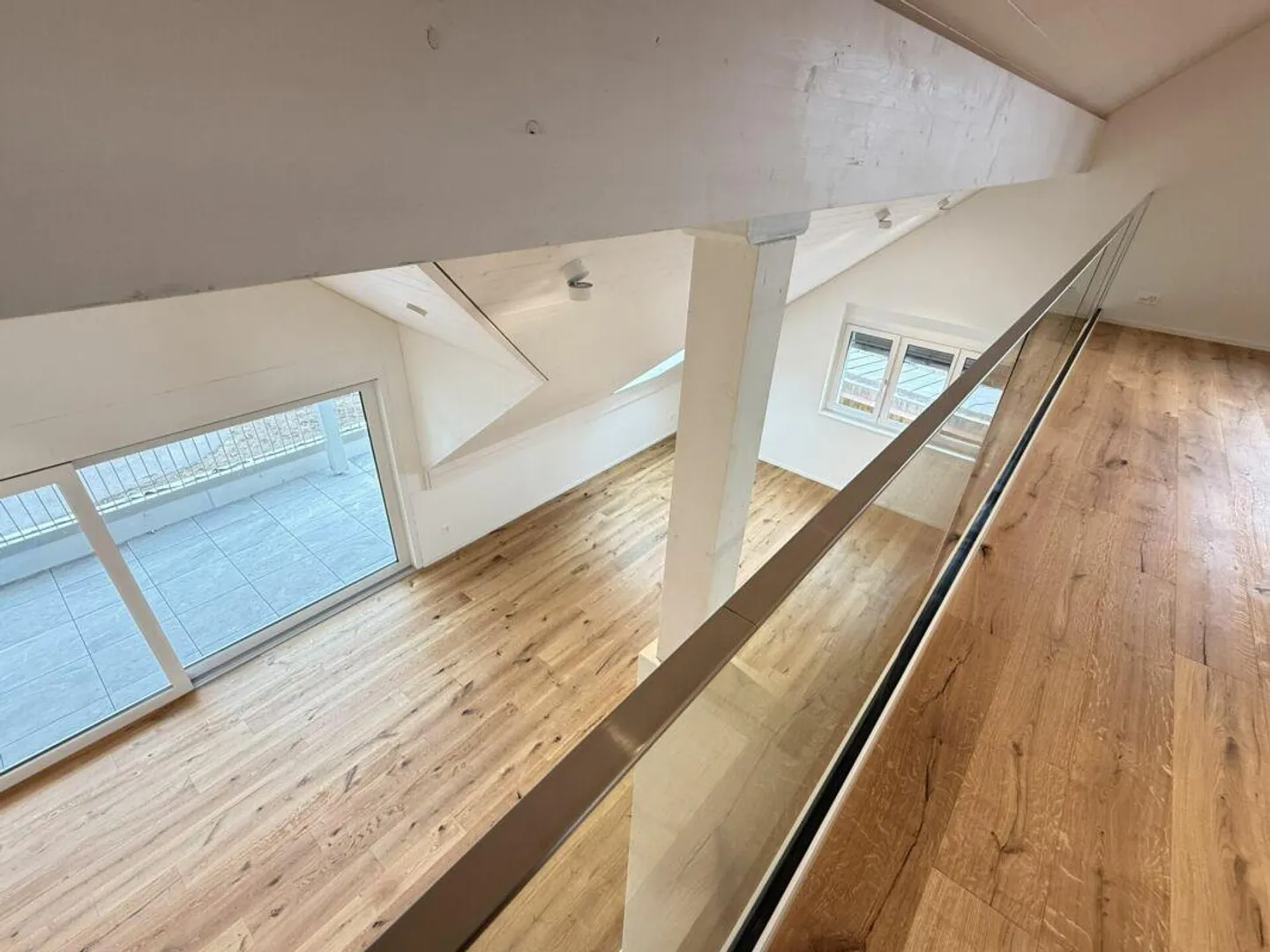 Moderno appartamento duplex di 3,5 locali a Ganterschwil con bella vista - Foto 5 di 14