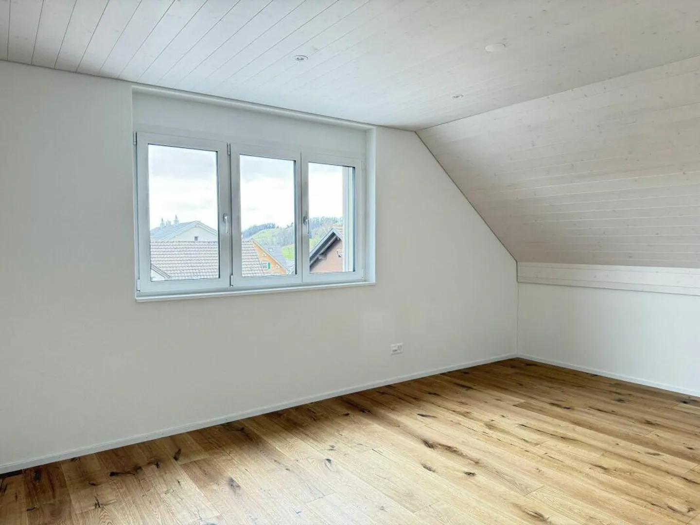 Moderno appartamento duplex di 3,5 locali a Ganterschwil con bella vista - Foto 8 di 14