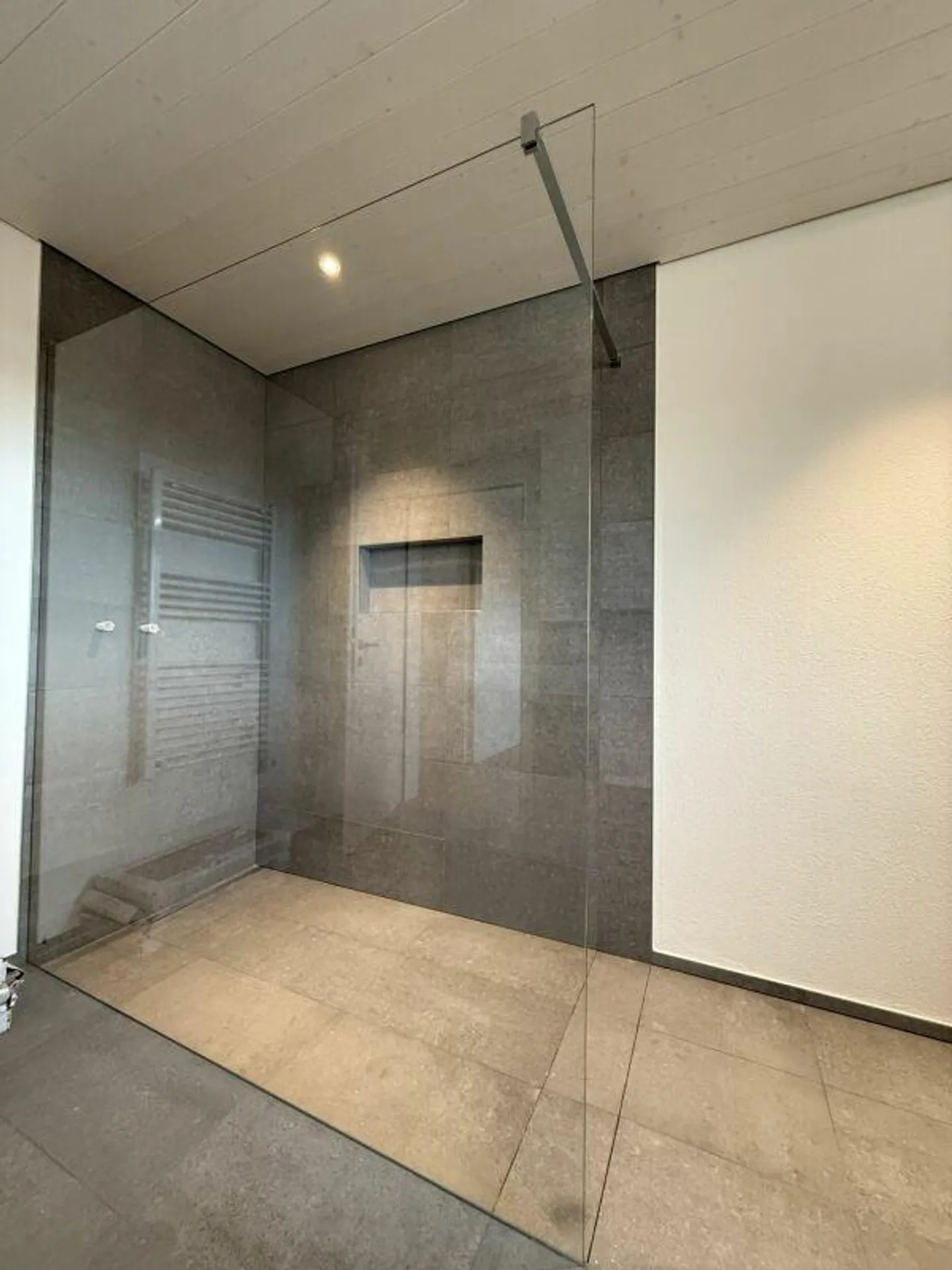 Moderno appartamento duplex di 3,5 locali a Ganterschwil con bella vista - Foto 10 di 14