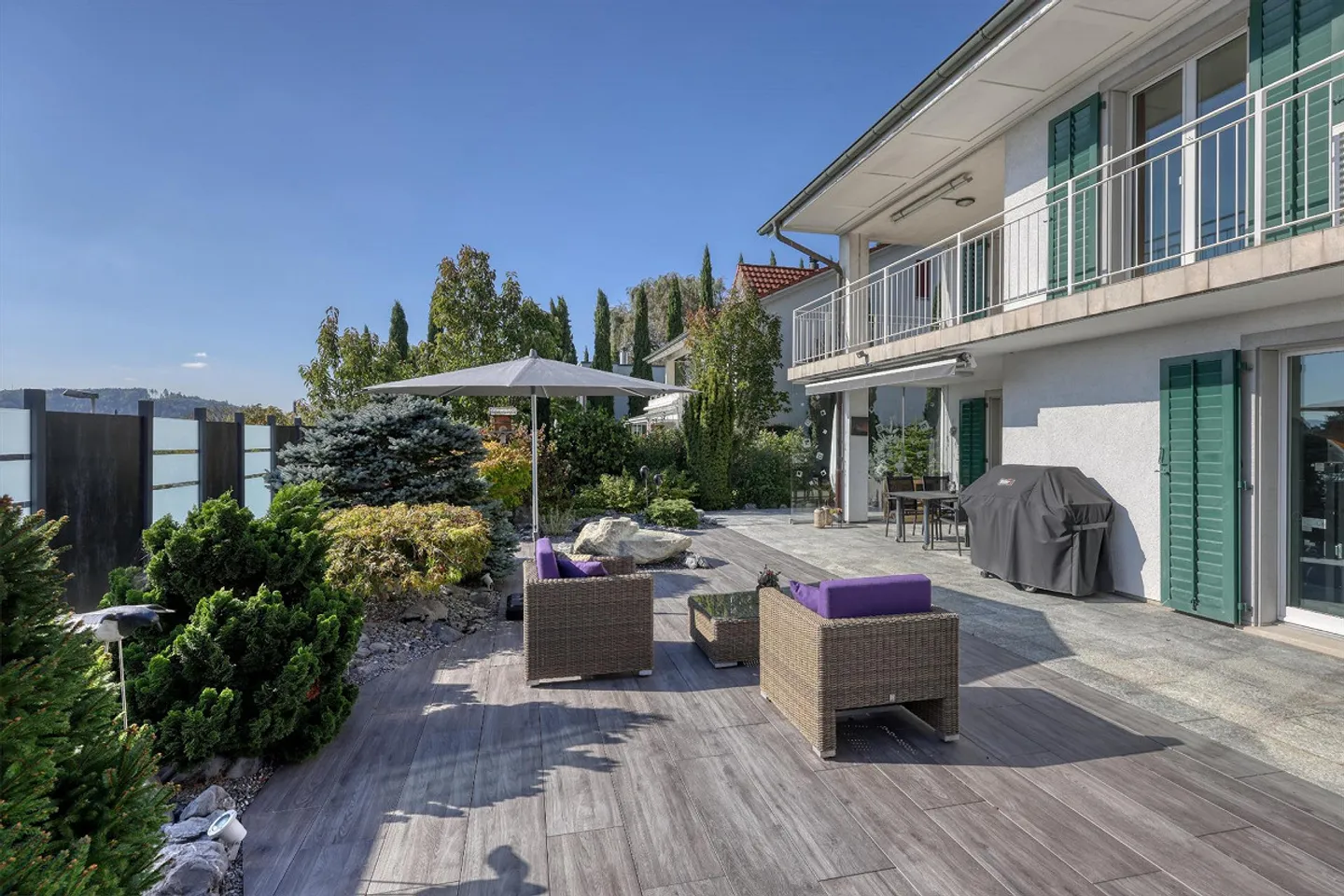 Charming Single-Family Home in a Privileged Location with a View - Photo 3 of 7