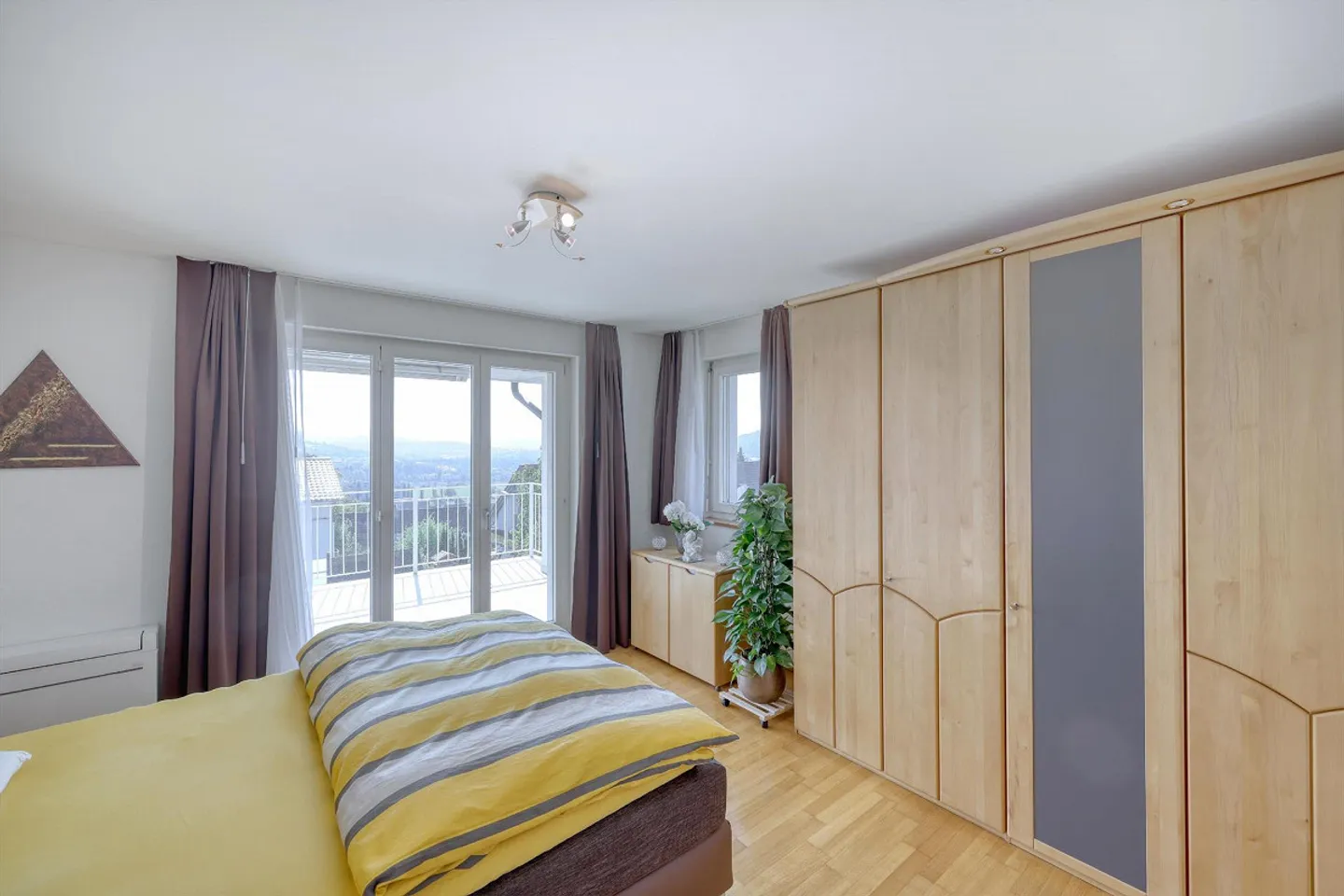 Charming Single-Family Home in a Privileged Location with a View - Photo 6 of 7