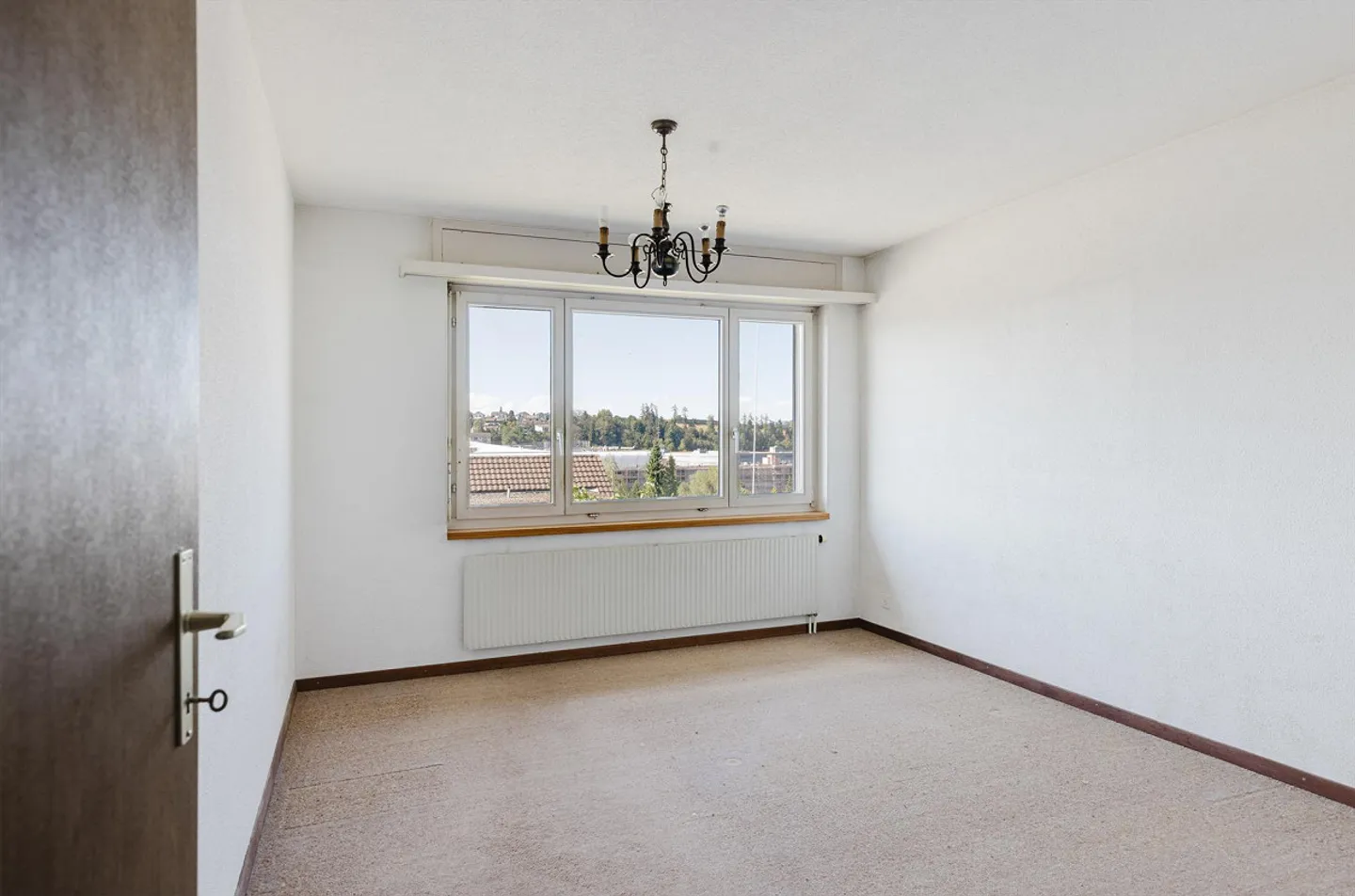 Charming 7.5-Room Single-Family Home in Ebikon: Quiet Hillside Location – Large Garden - Photo 8 of 12
