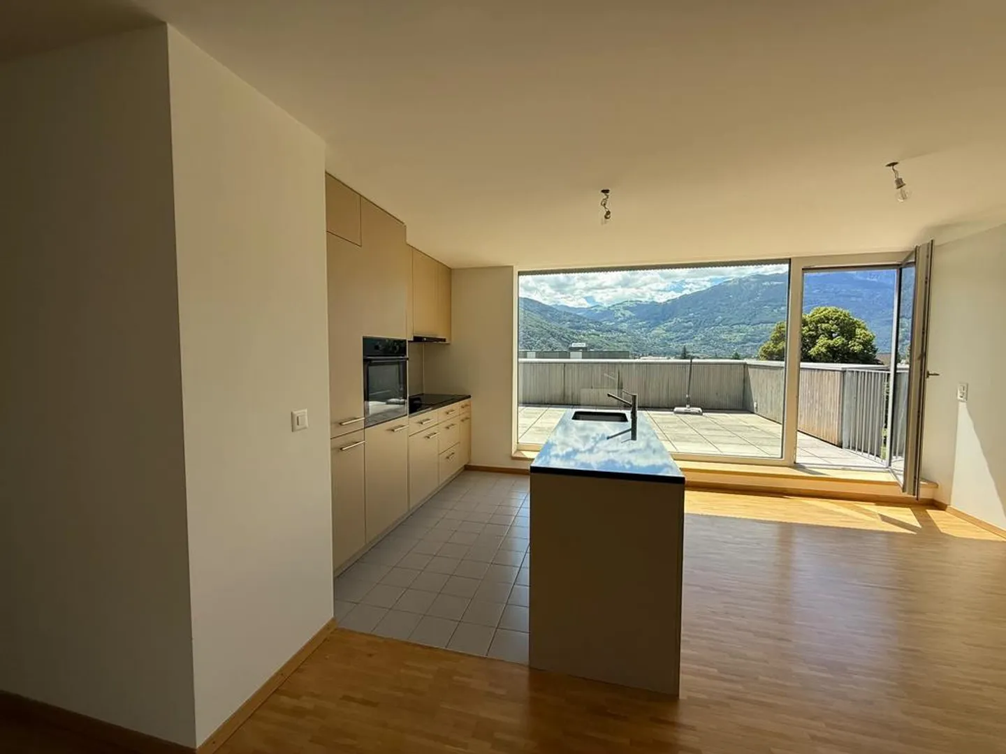Magnifique Attique avec Grande Terrasse - Photo 1 sur 10