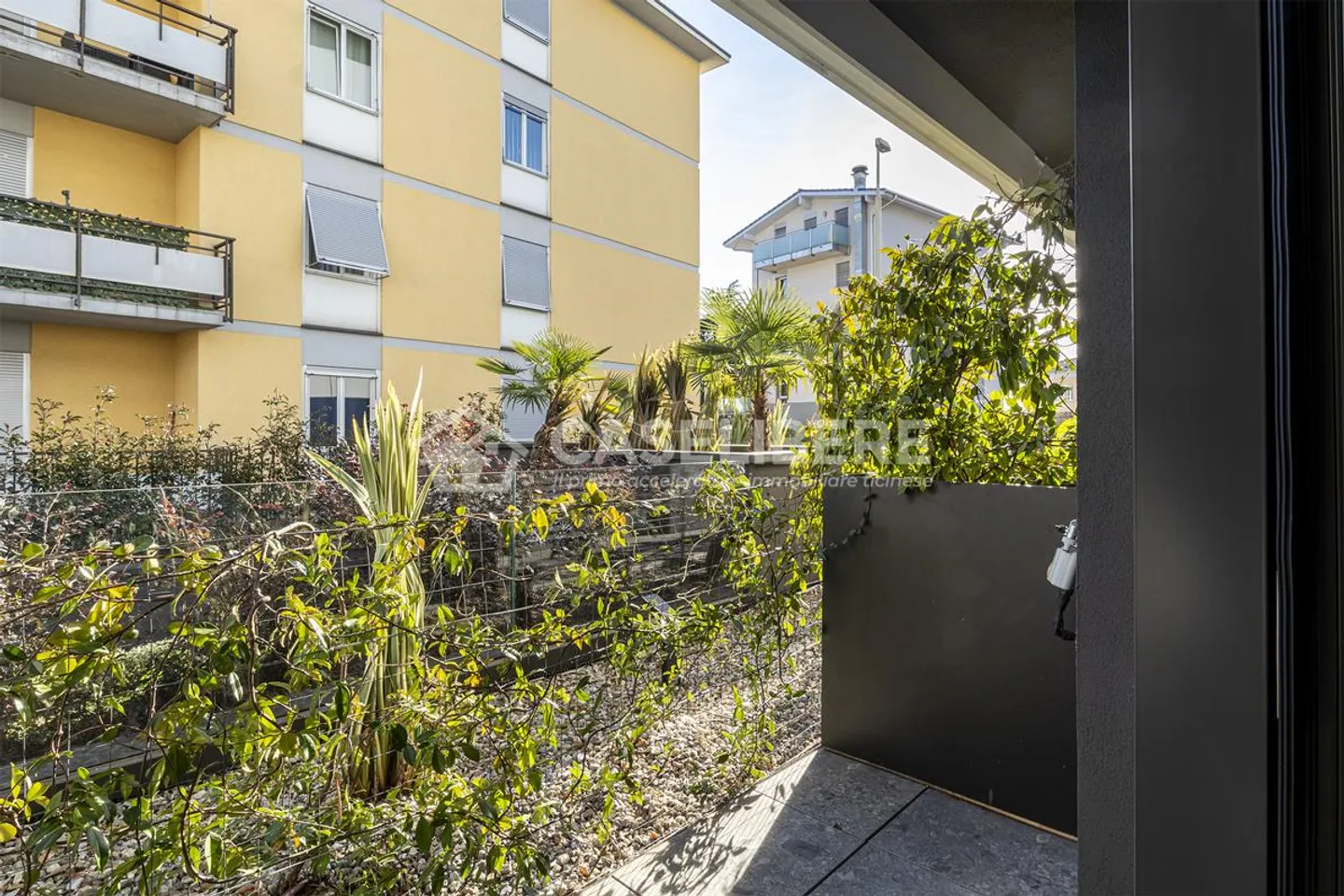 MODERNO MONOLOCALE ARREDATO A BREGANZONA - Foto 5 di 6