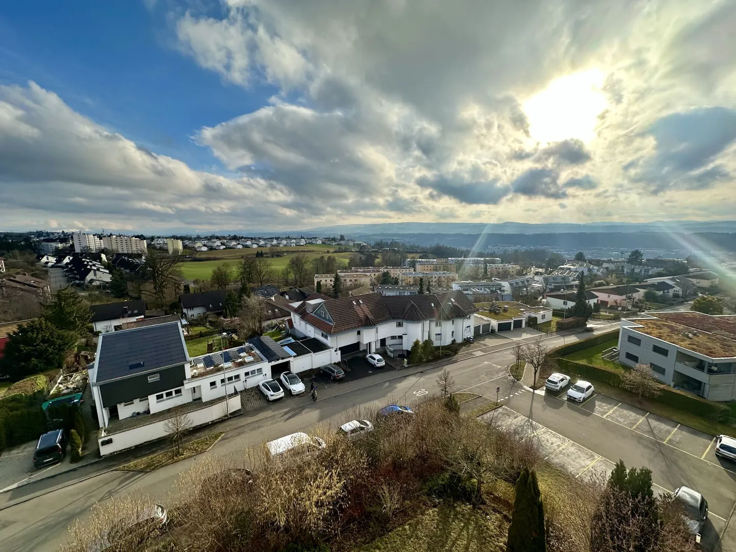 Appartement spacieux avec vue - Photo 1 sur 13