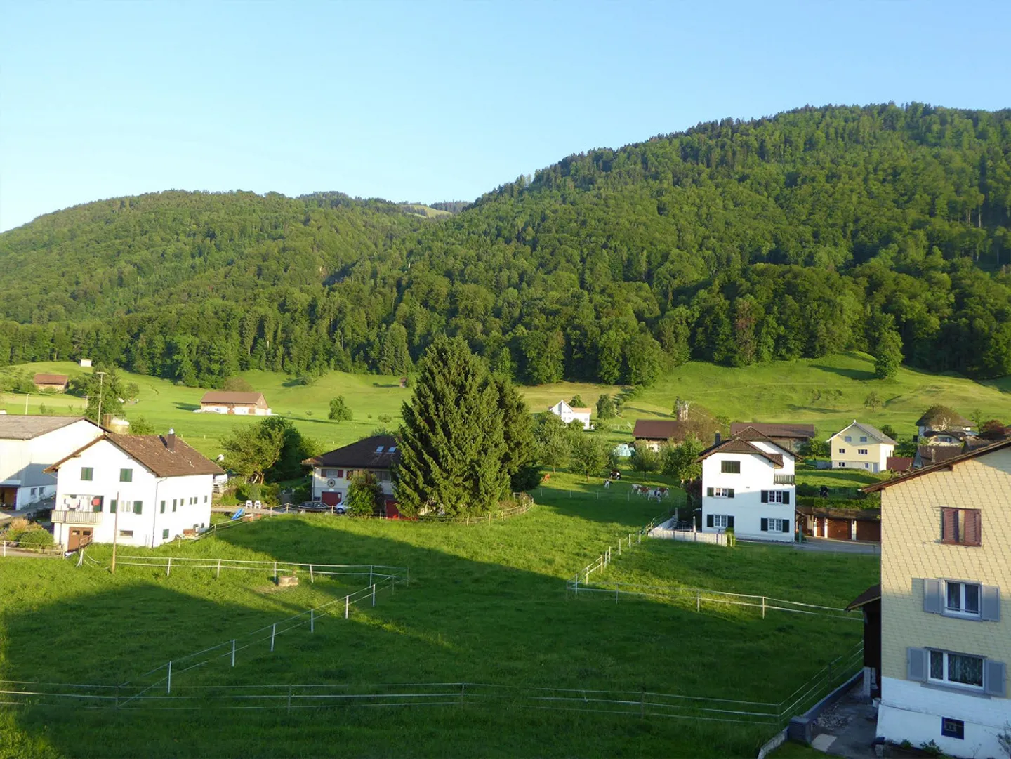 3.5 Room Apartment in Schübelbach - Photo 2 of 13
