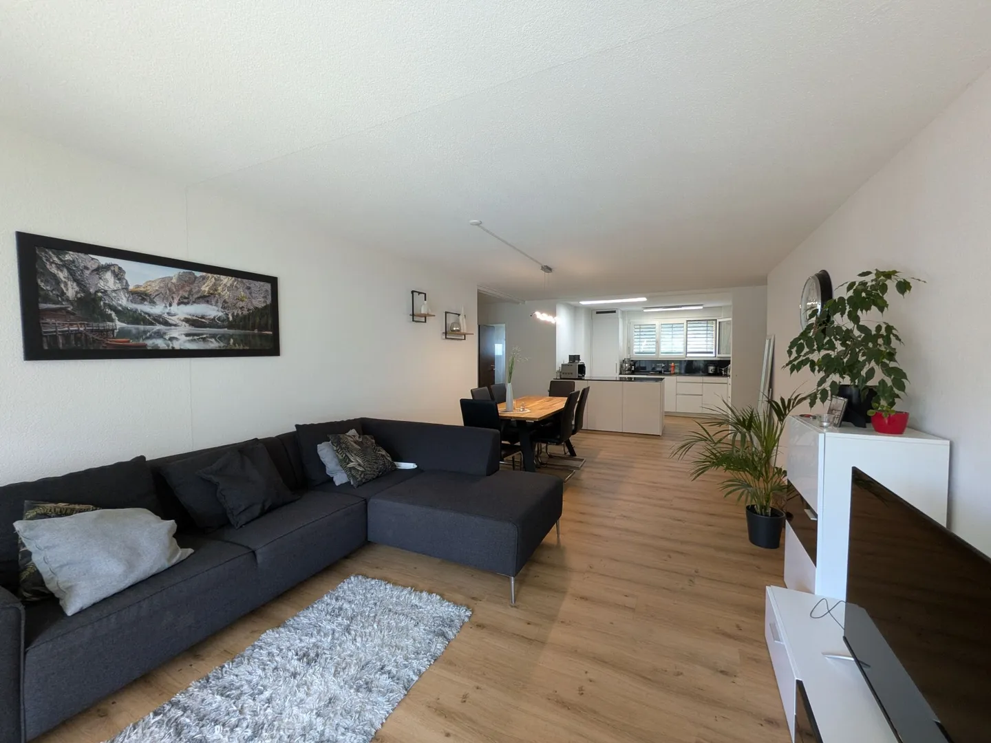 Votre nouveau chez-vous - appartement lumineux de 4,5 pièces, central et moderne - Photo 1 sur 11