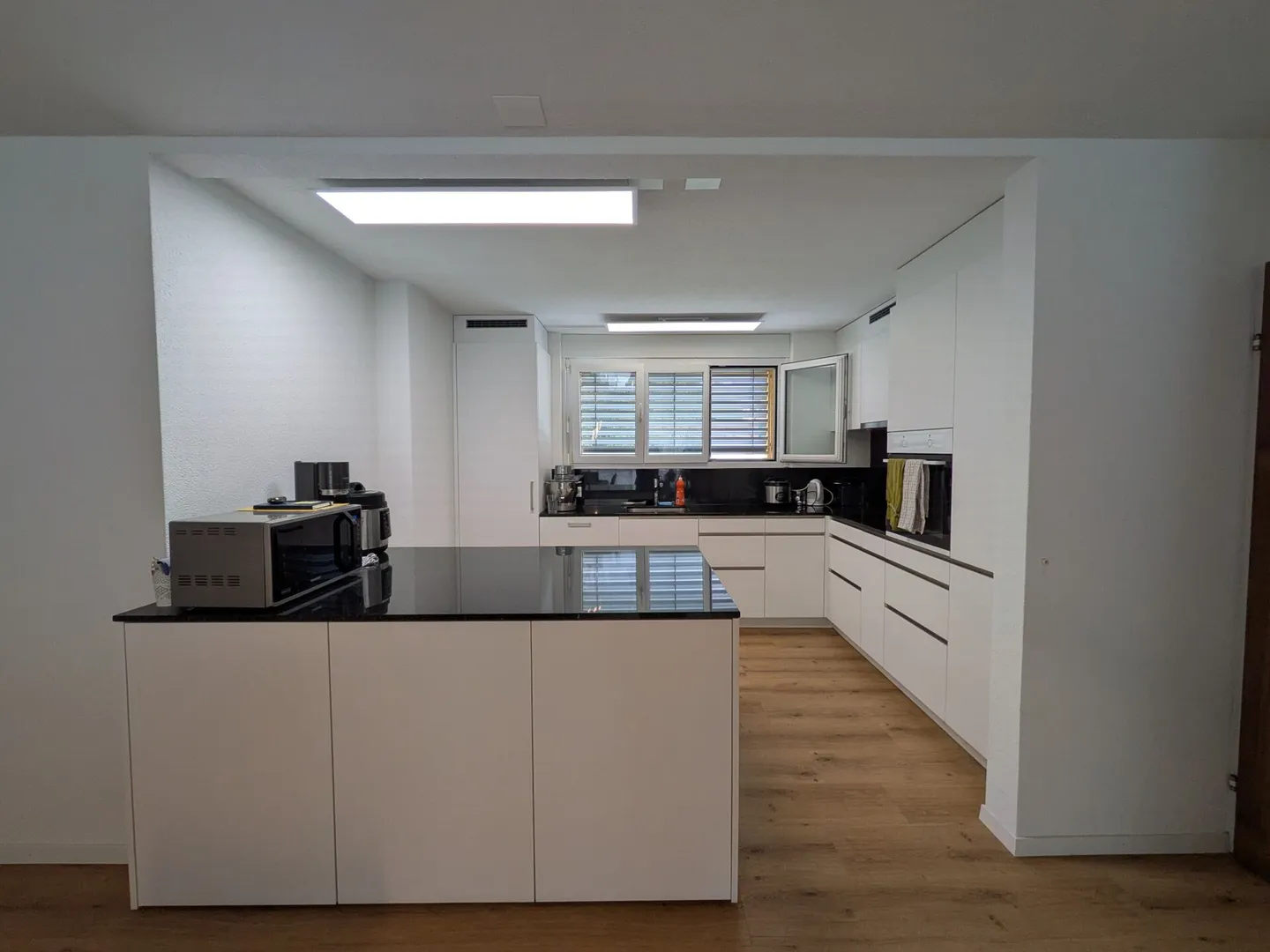 Votre nouveau chez-vous - appartement lumineux de 4,5 pièces, central et moderne - Photo 3 sur 11