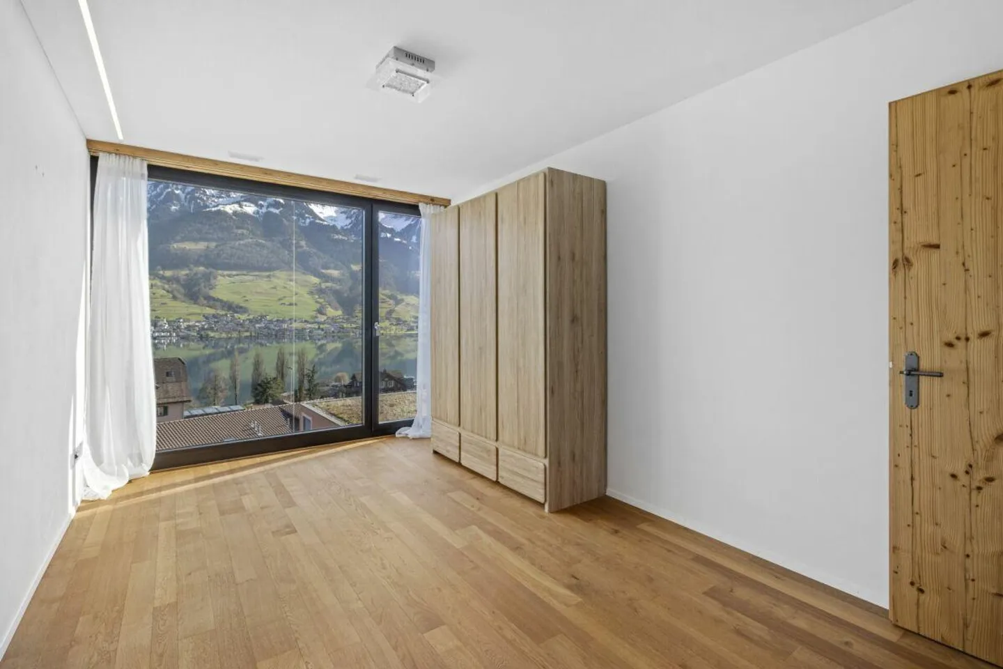 Hovering above Lake Sarnen - Photo 8 of 14