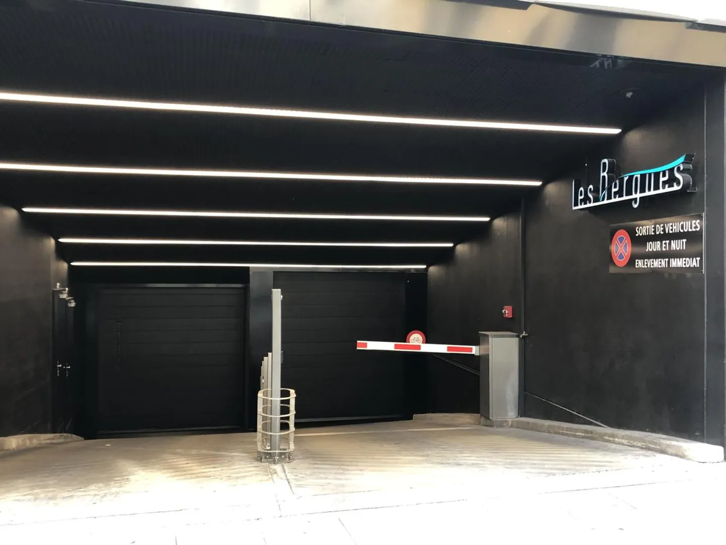 Parcheggio per moto coperto - Foto 3 di 4