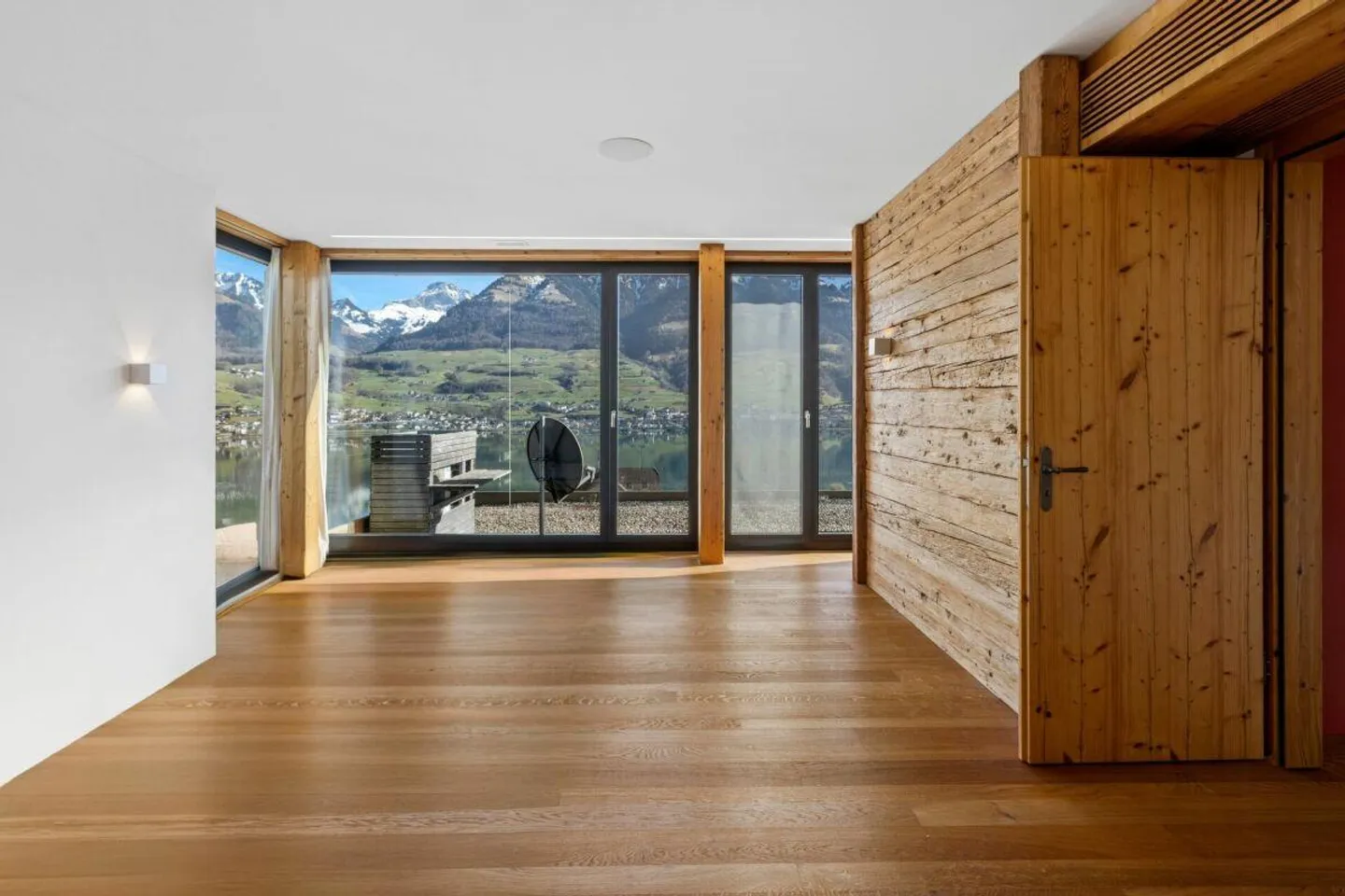 Hovering above Lake Sarnen - Photo 11 of 14