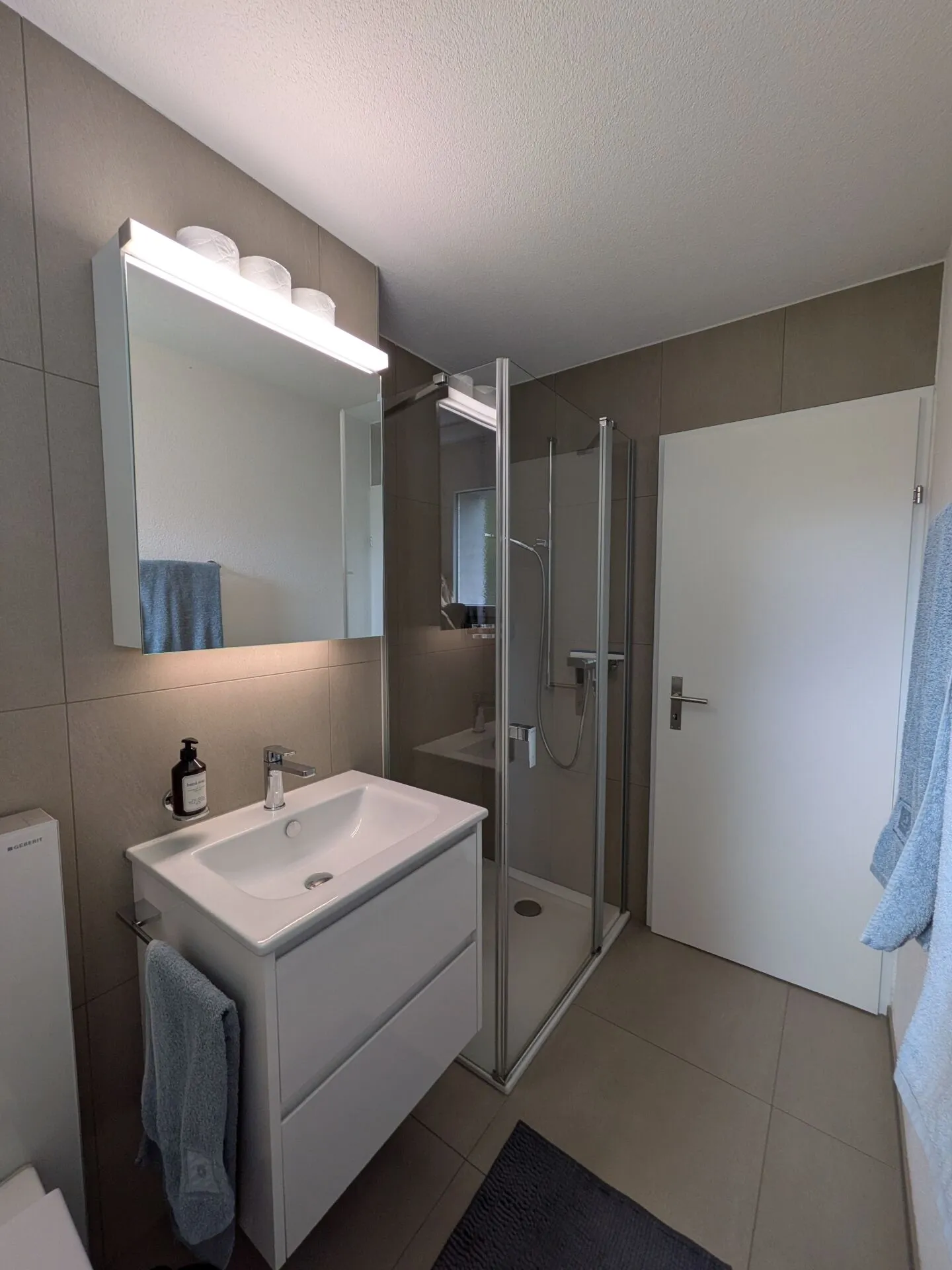Votre nouveau chez-vous - appartement lumineux de 4,5 pièces, central et moderne - Photo 8 sur 11