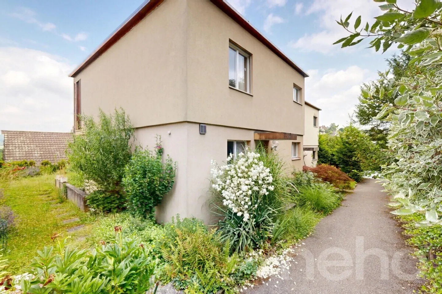 Maison de 4 pièces avec cheminée et vue dégagée dans un emplacement familial - Photo 3 sur 11