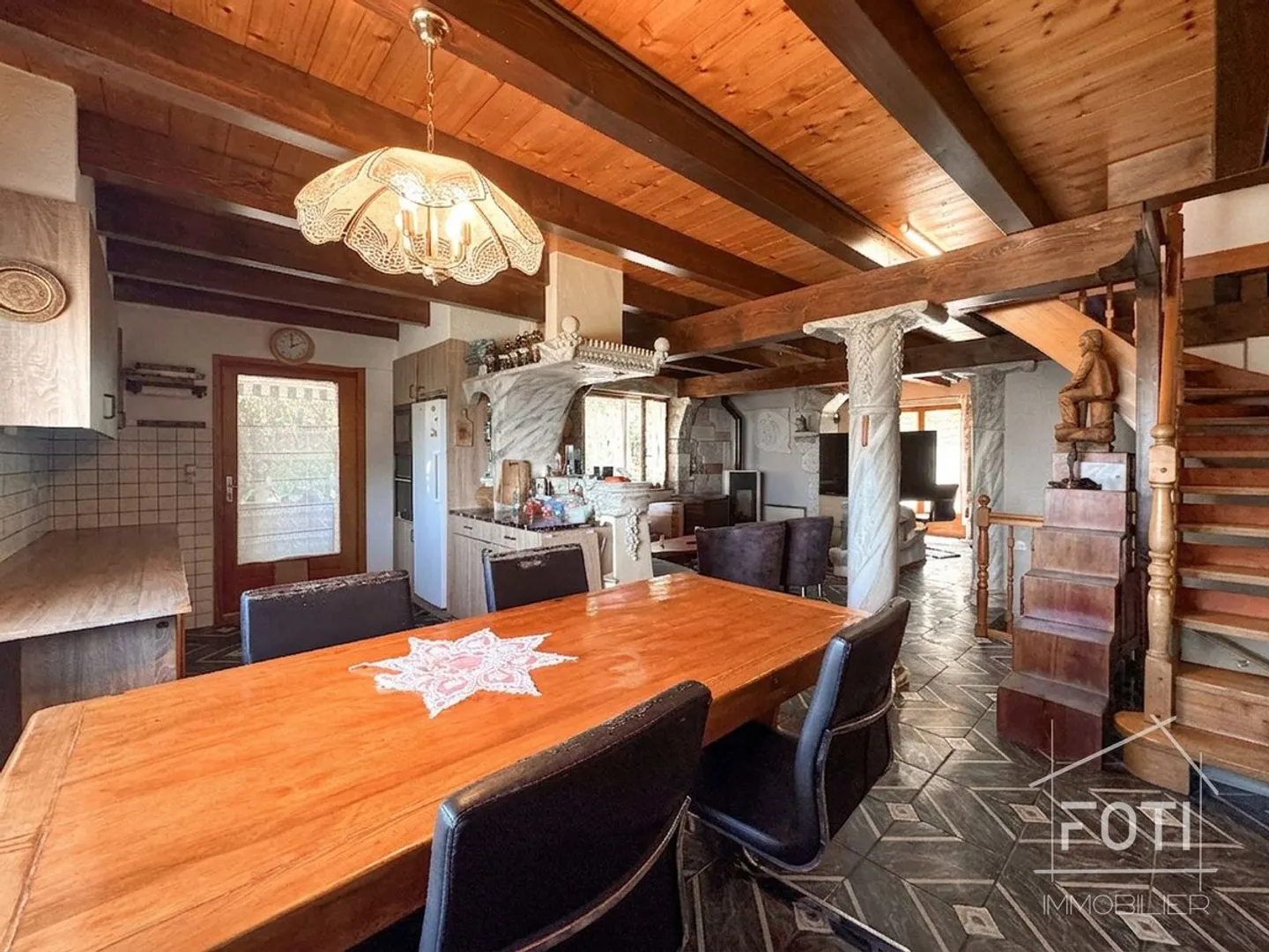 Spacious Chalet with Stunning Views - Photo 3 of 13