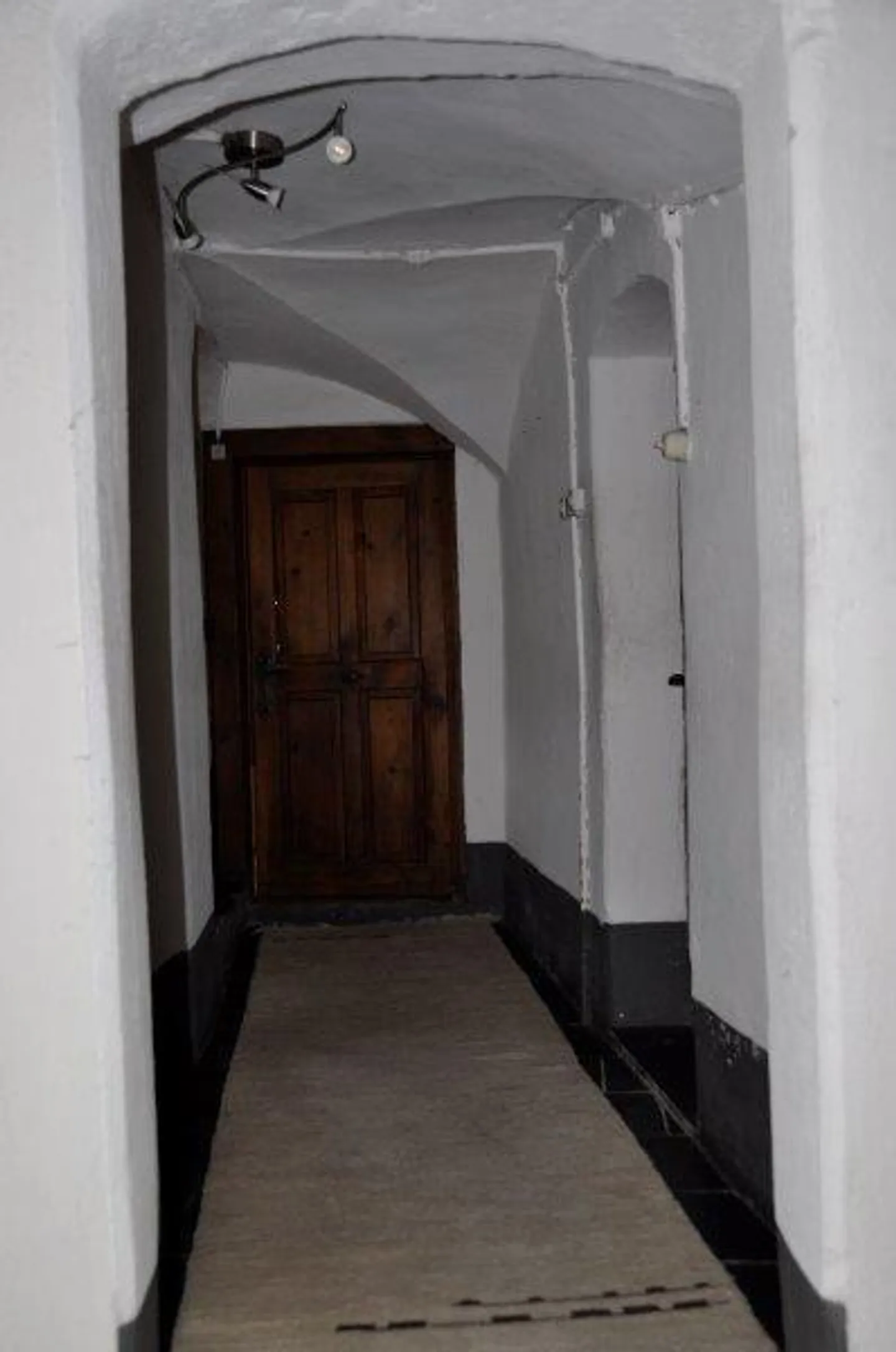 3.5 Zimmer altbau Wohnung mit Holzfeuerung mitten in Maienfeld - Foto 2 von 10