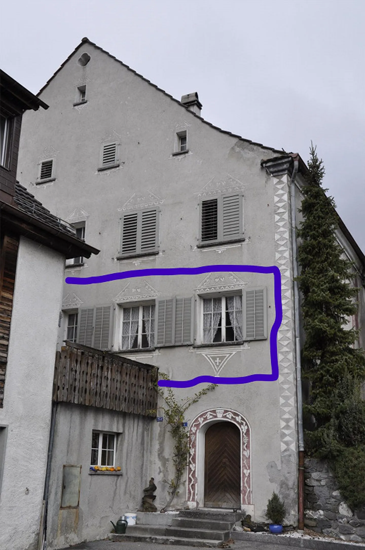 3.5 Zimmer altbau Wohnung mit Holzfeuerung mitten in Maienfeld - Foto 1 von 10