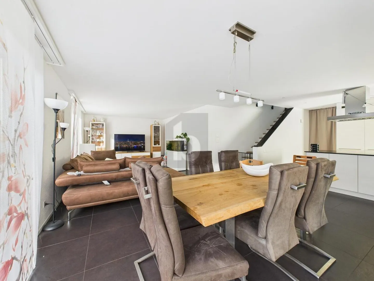 Moderne Zweifamilienhaus - Foto 3 von 6