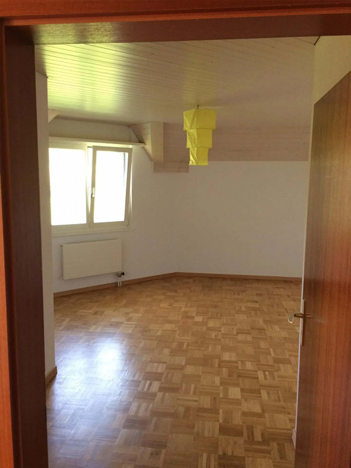 3-ZIMMER-WOHNUNG IN EINER GRÜNEN UMGEBUNG - Foto 5 von 6